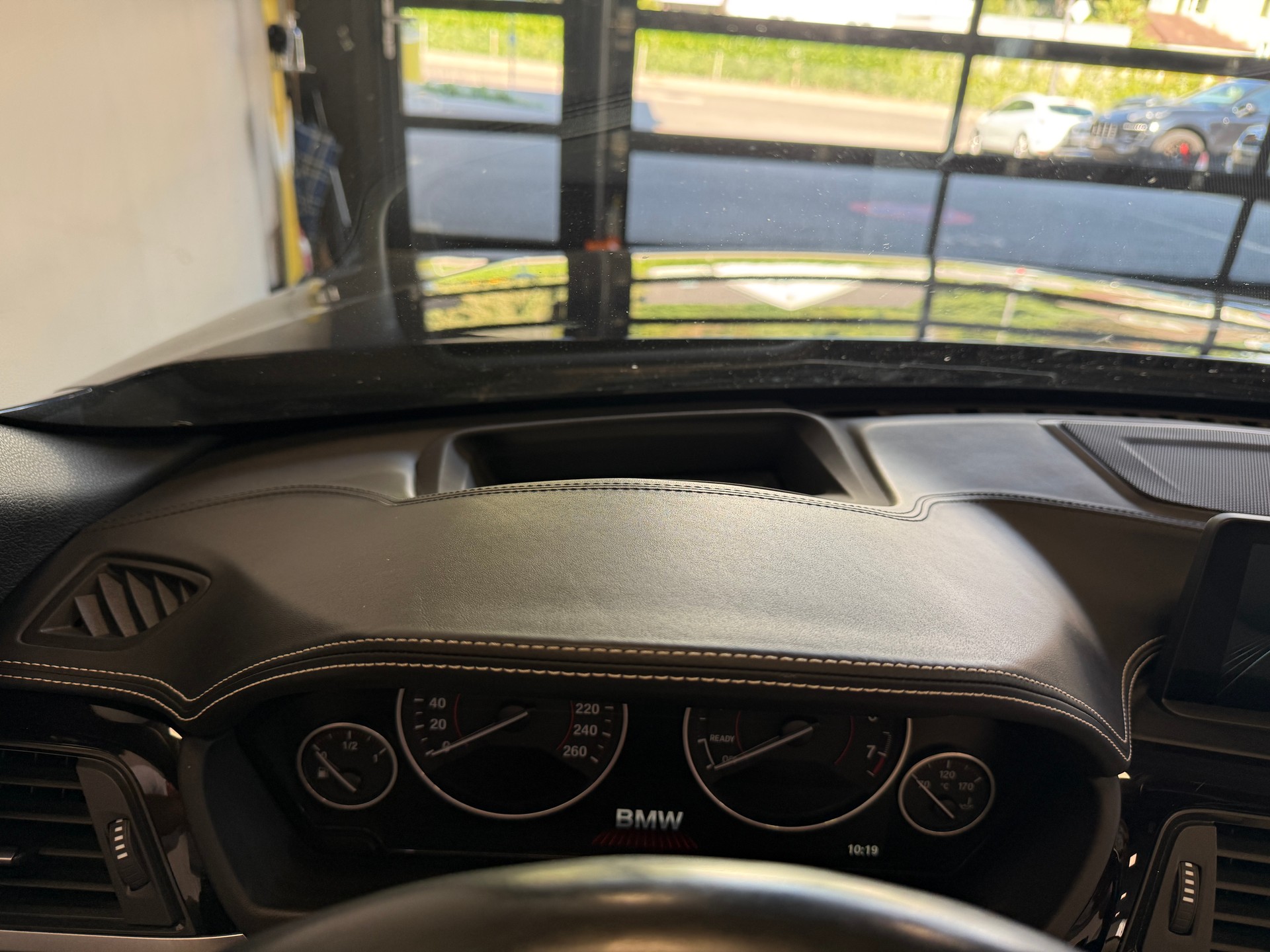 BMW 435i Cabriolet xDrive M Sport Steptronic *Individual*-image-16