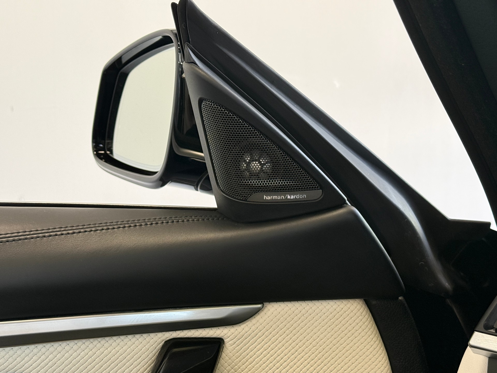BMW 435i Cabriolet xDrive M Sport Steptronic *Individual*-image-15