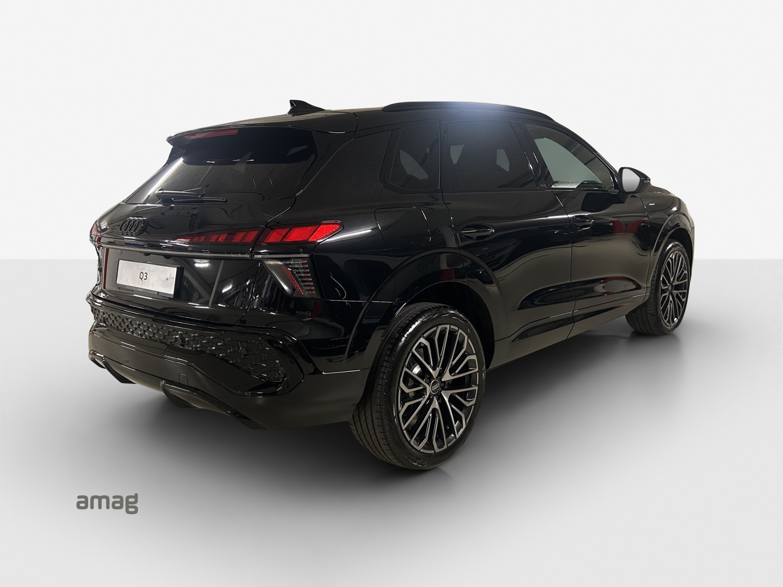 AUDI Q3 SUV e-hybrid 200 kW S tronig-image-4