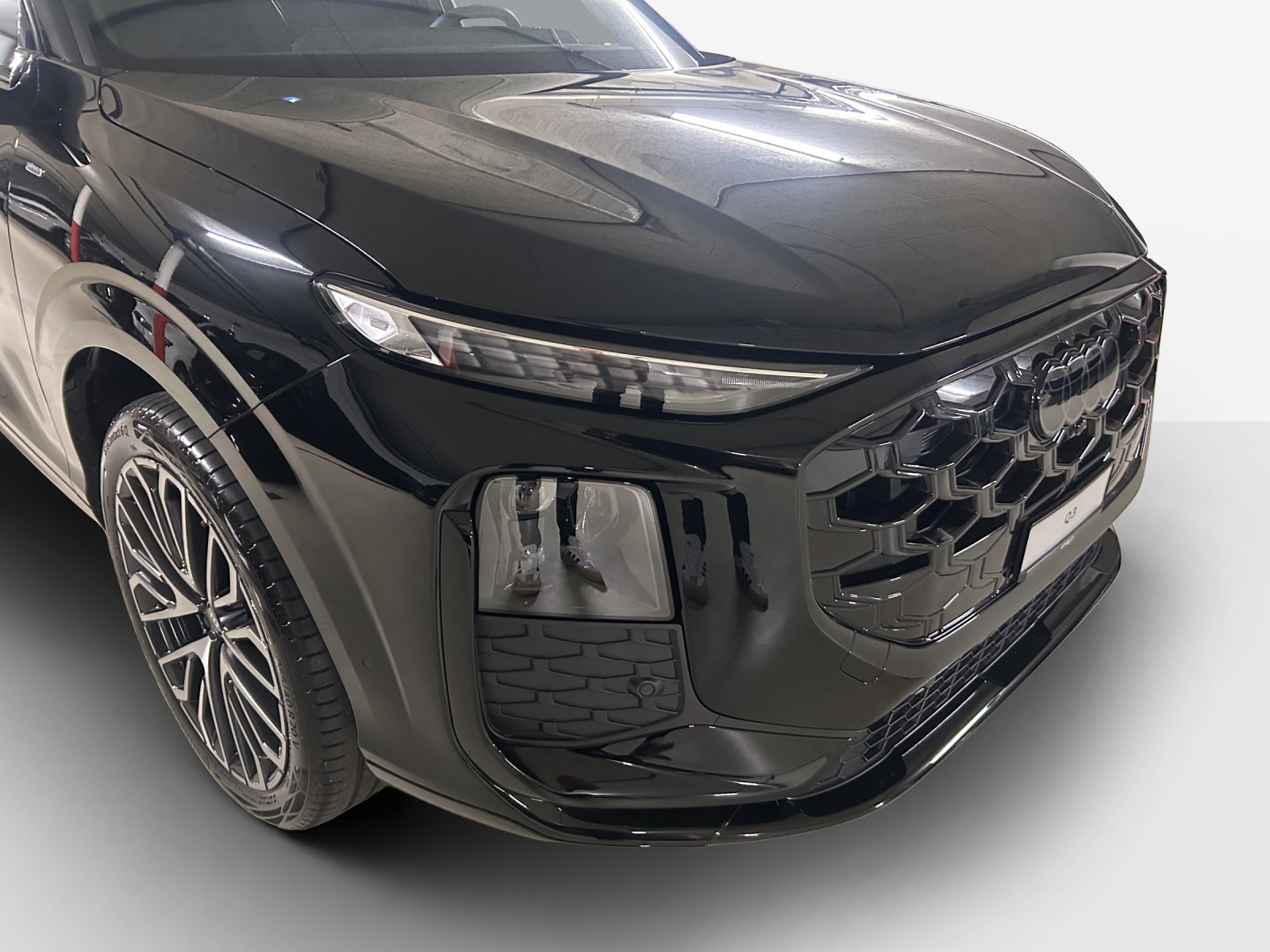 AUDI Q3 SUV e-hybrid 200 kW S tronig-image-15