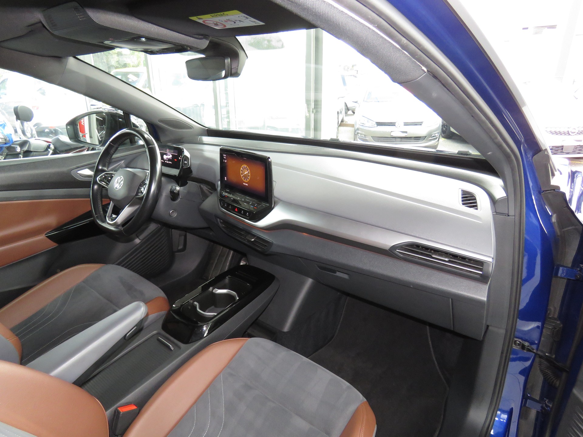 VW ID.4 Pro Performance 77 kWh 1ST "Automat" (RW 487 km)-image-10