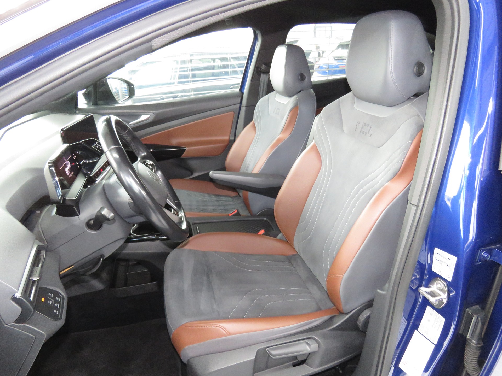 VW ID.4 Pro Performance 77 kWh 1ST "Automat" (RW 487 km)-image-7