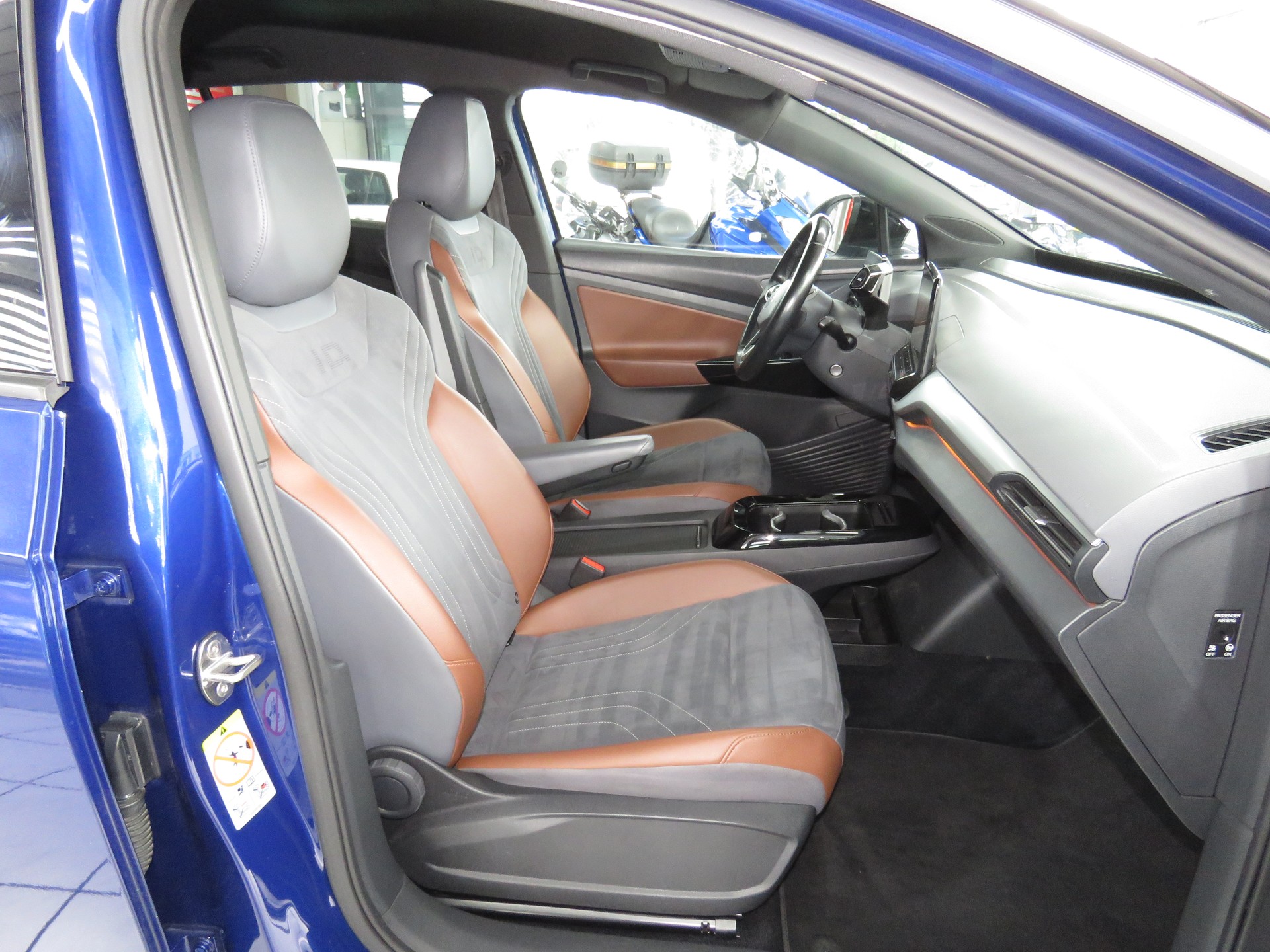 VW ID.4 Pro Performance 77 kWh 1ST "Automat" (RW 487 km)-image-11