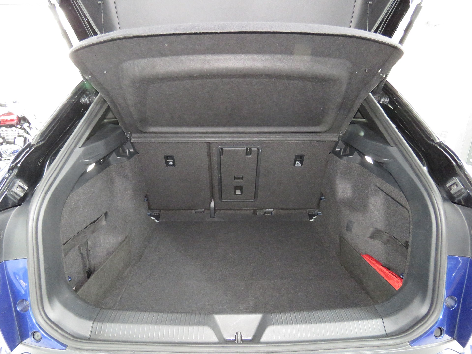 VW ID.4 Pro Performance 77 kWh 1ST "Automat" (RW 487 km)-image-9