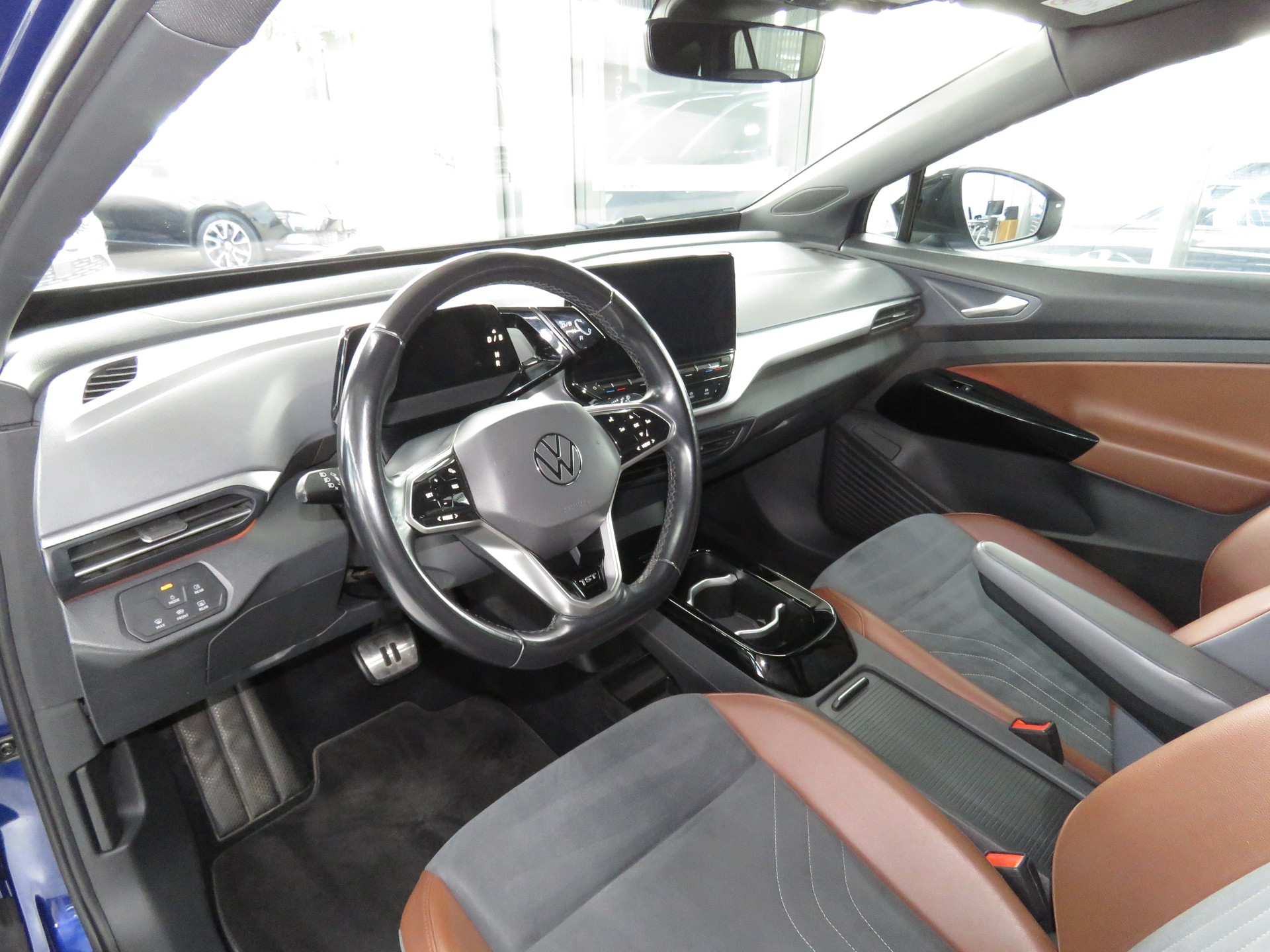 VW ID.4 Pro Performance 77 kWh 1ST "Automat" (RW 487 km)-image-6