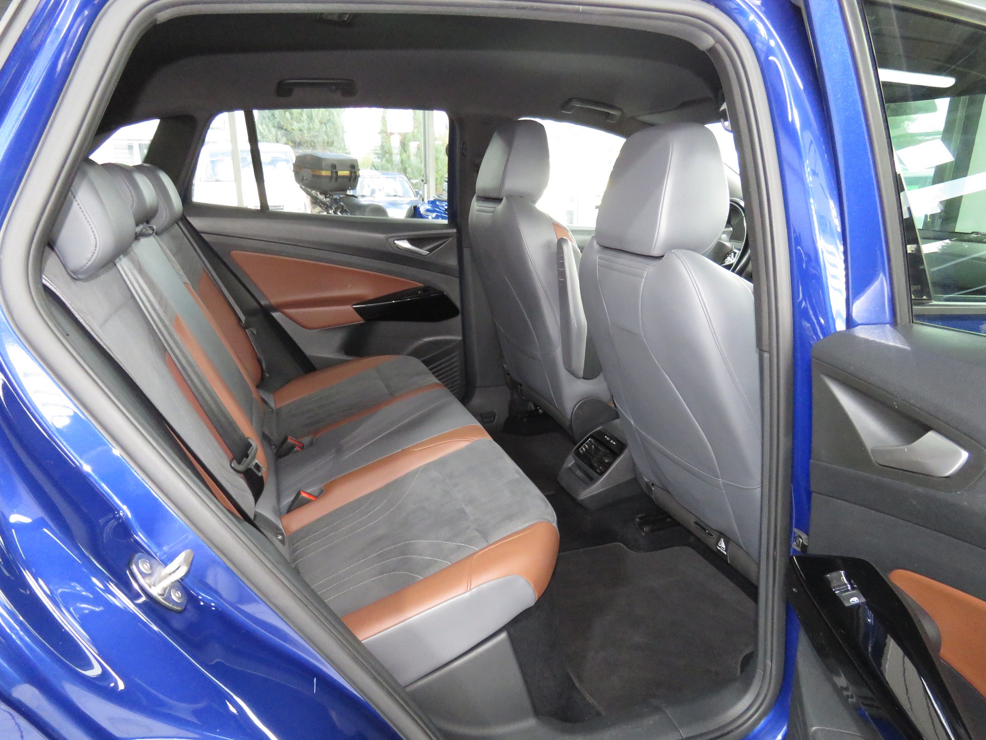 VW ID.4 Pro Performance 77 kWh 1ST "Automat" (RW 487 km)-image-12