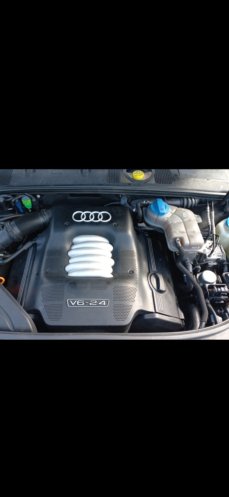 AUDI A4 Cabriolet 2.4 V6-image-3