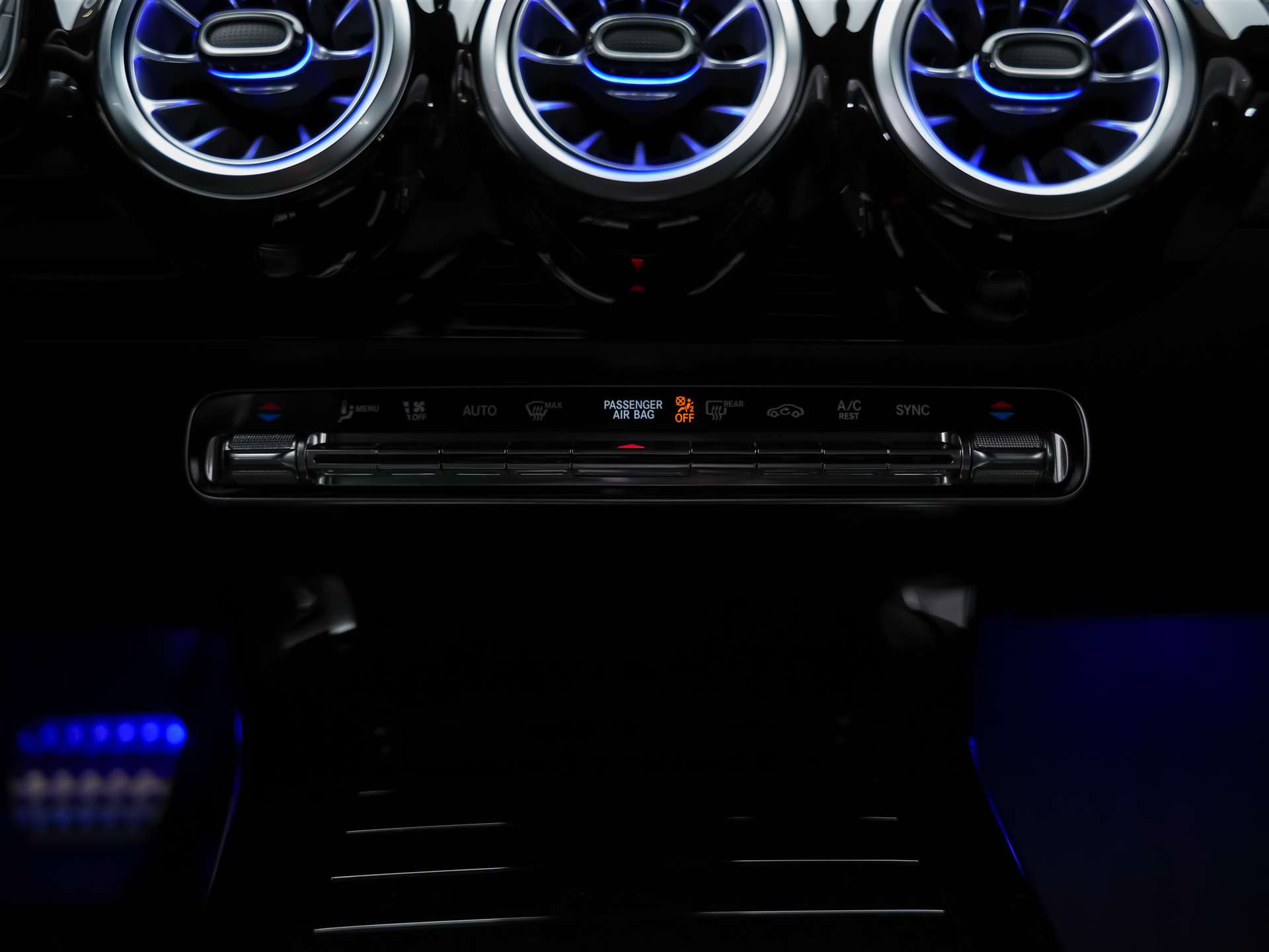 MERCEDES-BENZ A 200 d AMG Line 8G-DCT *Facelift*Multi Beam LED*Kamera*-image-26