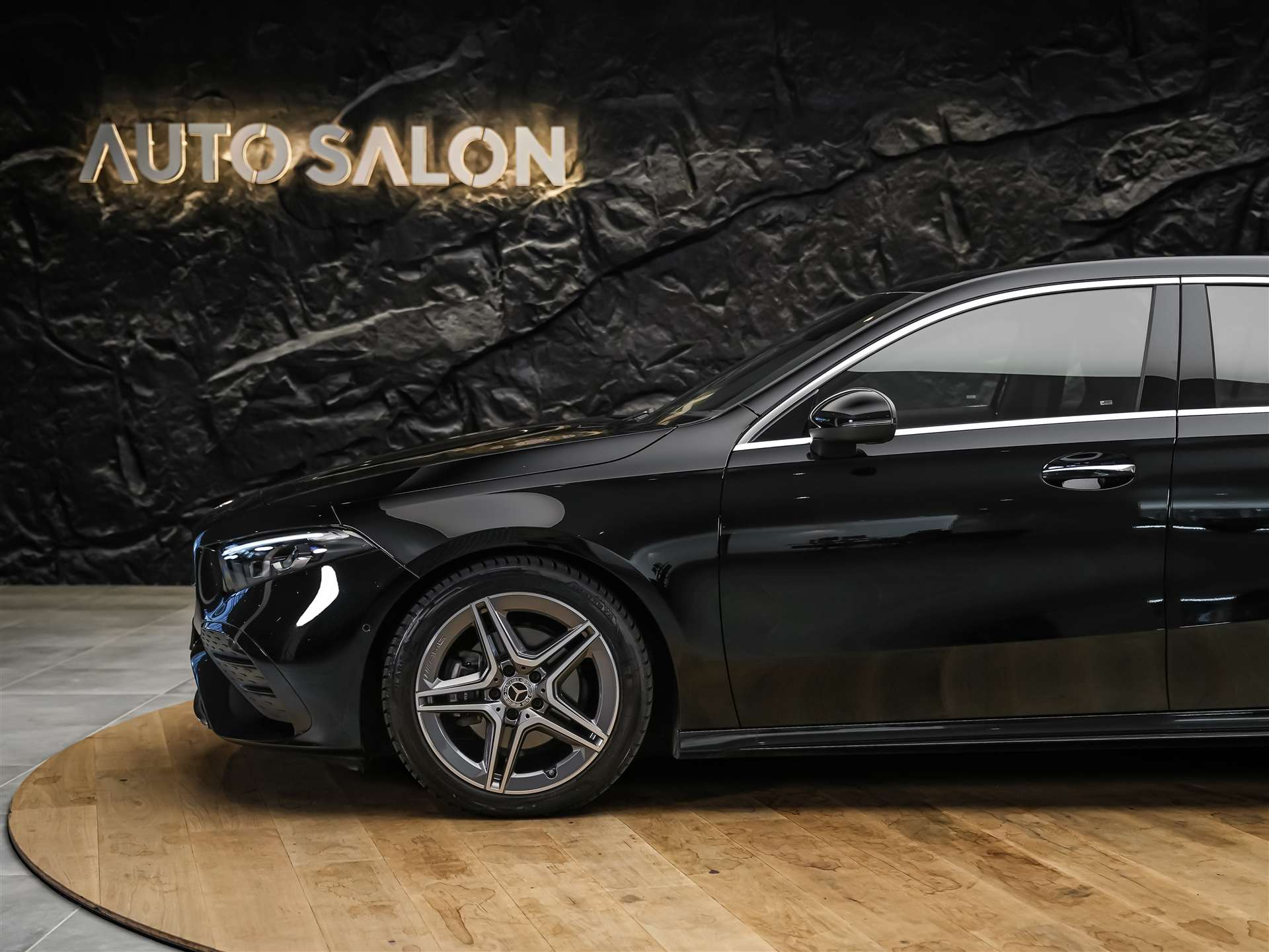 MERCEDES-BENZ A 200 d AMG Line 8G-DCT *Facelift*Multi Beam LED*Kamera*-image-15