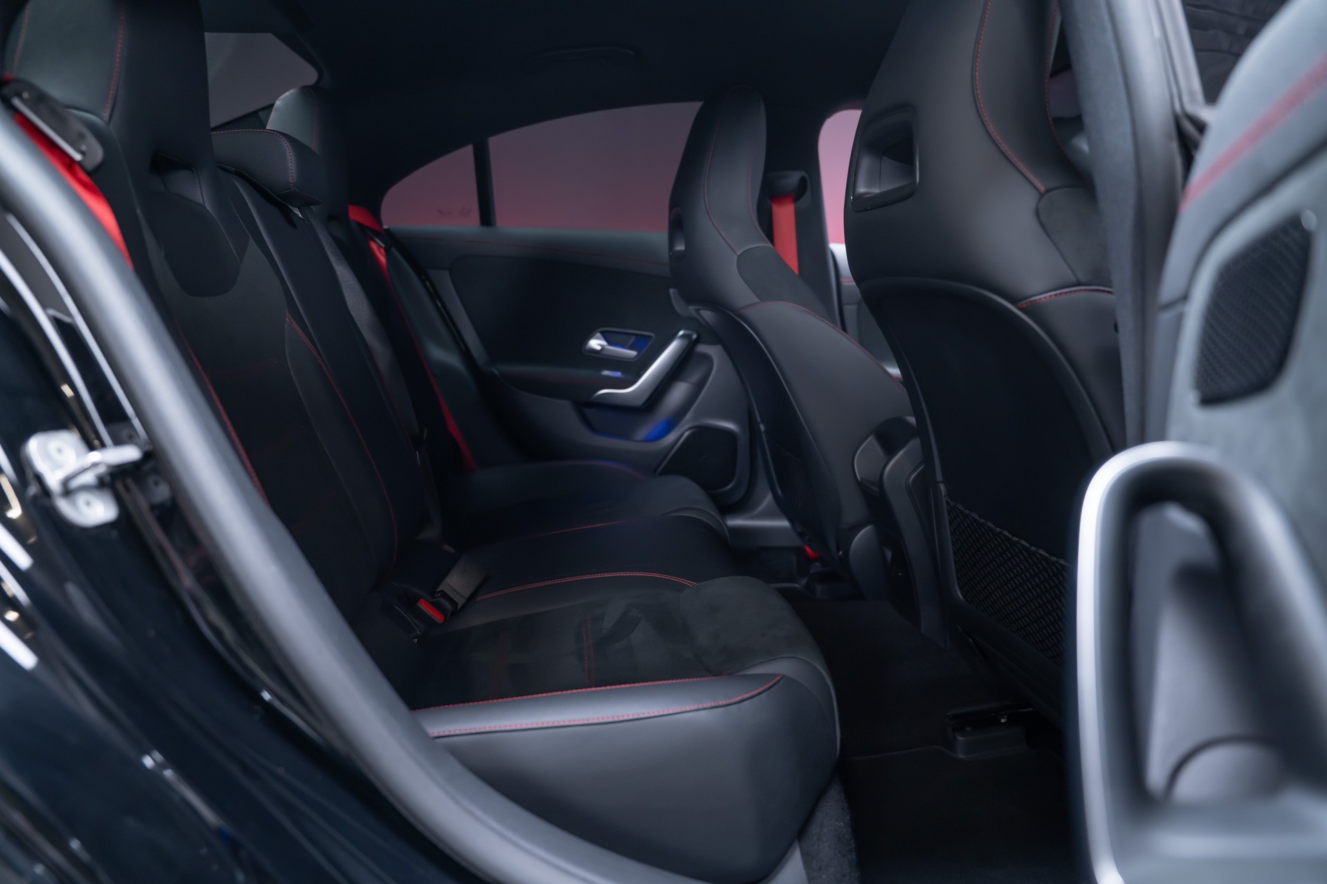MERCEDES-BENZ CLA 35 AMG 4matic / 360°Kamera / Ambientebeleuchtung-image-20