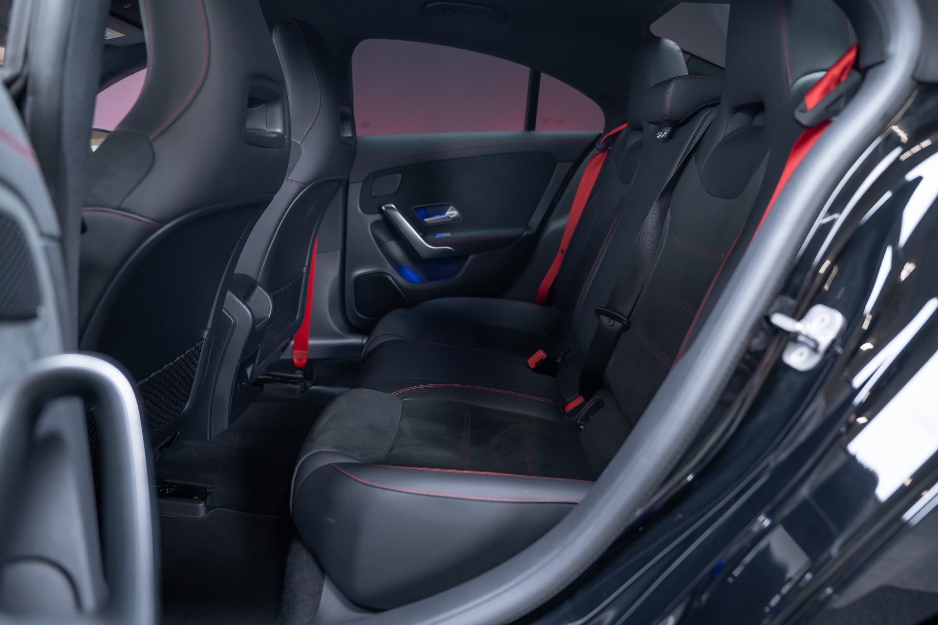 MERCEDES-BENZ CLA 35 AMG 4matic / 360°Kamera / Ambientebeleuchtung-image-18
