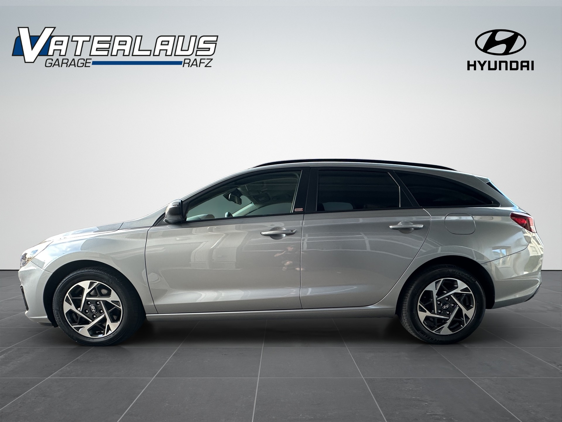 HYUNDAI i30 Wagon 1.5 T-GDi Amplia 48V MH DCT-image-3