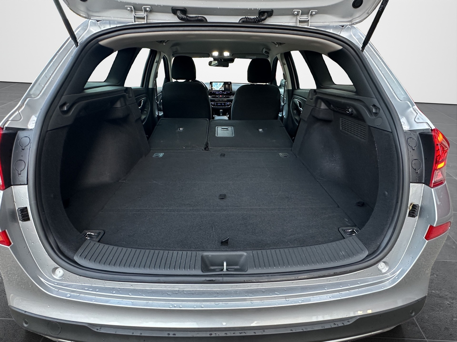 HYUNDAI i30 Wagon 1.5 T-GDi Amplia 48V MH DCT-image-14
