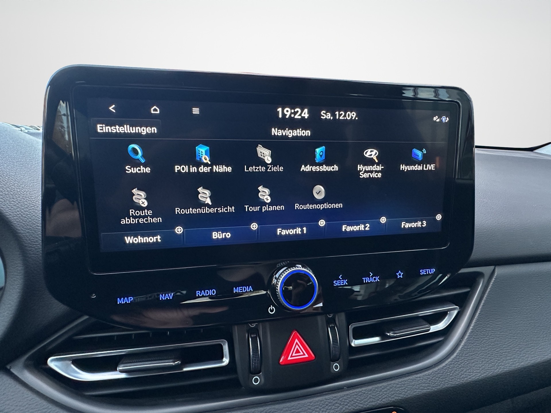 HYUNDAI i30 Wagon 1.5 T-GDi Amplia 48V MH DCT-image-19