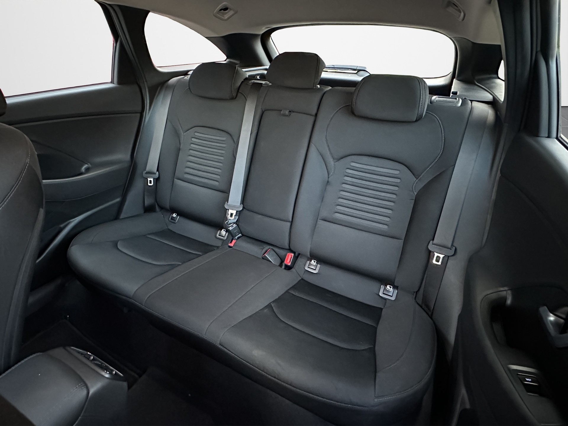 HYUNDAI i30 Wagon 1.5 T-GDi Amplia 48V MH DCT-image-12