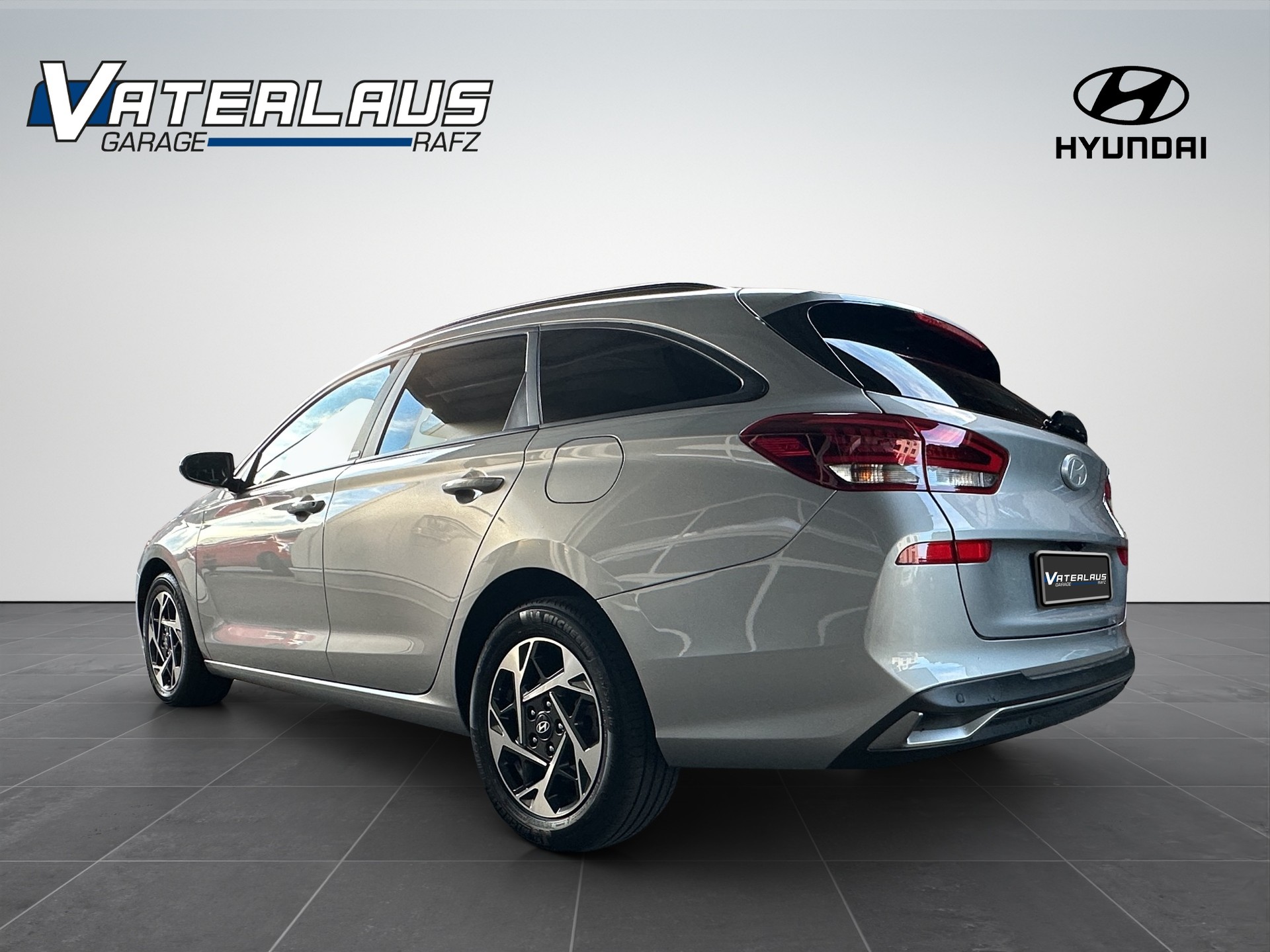 HYUNDAI i30 Wagon 1.5 T-GDi Amplia 48V MH DCT-image-4