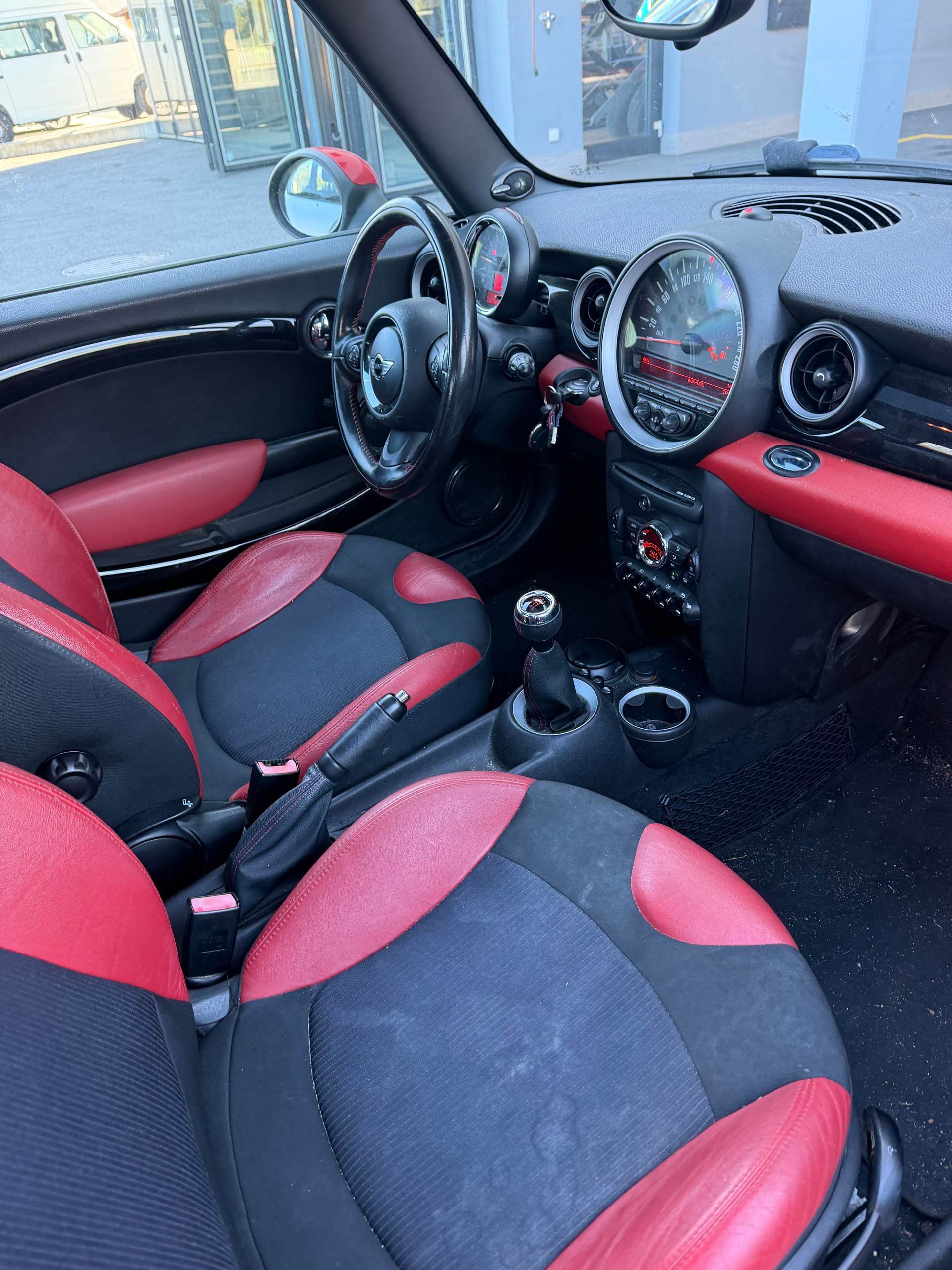 MINI Clubman Cooper John Cooper Works-image-8