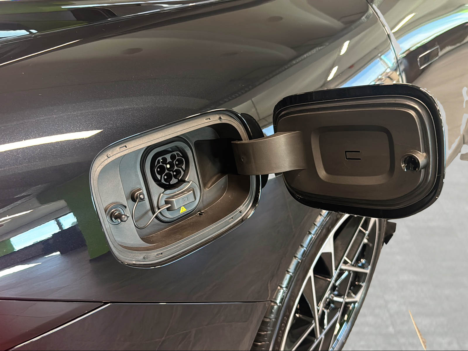 XPENG P7+ 75kWh Performance AWD-image-16
