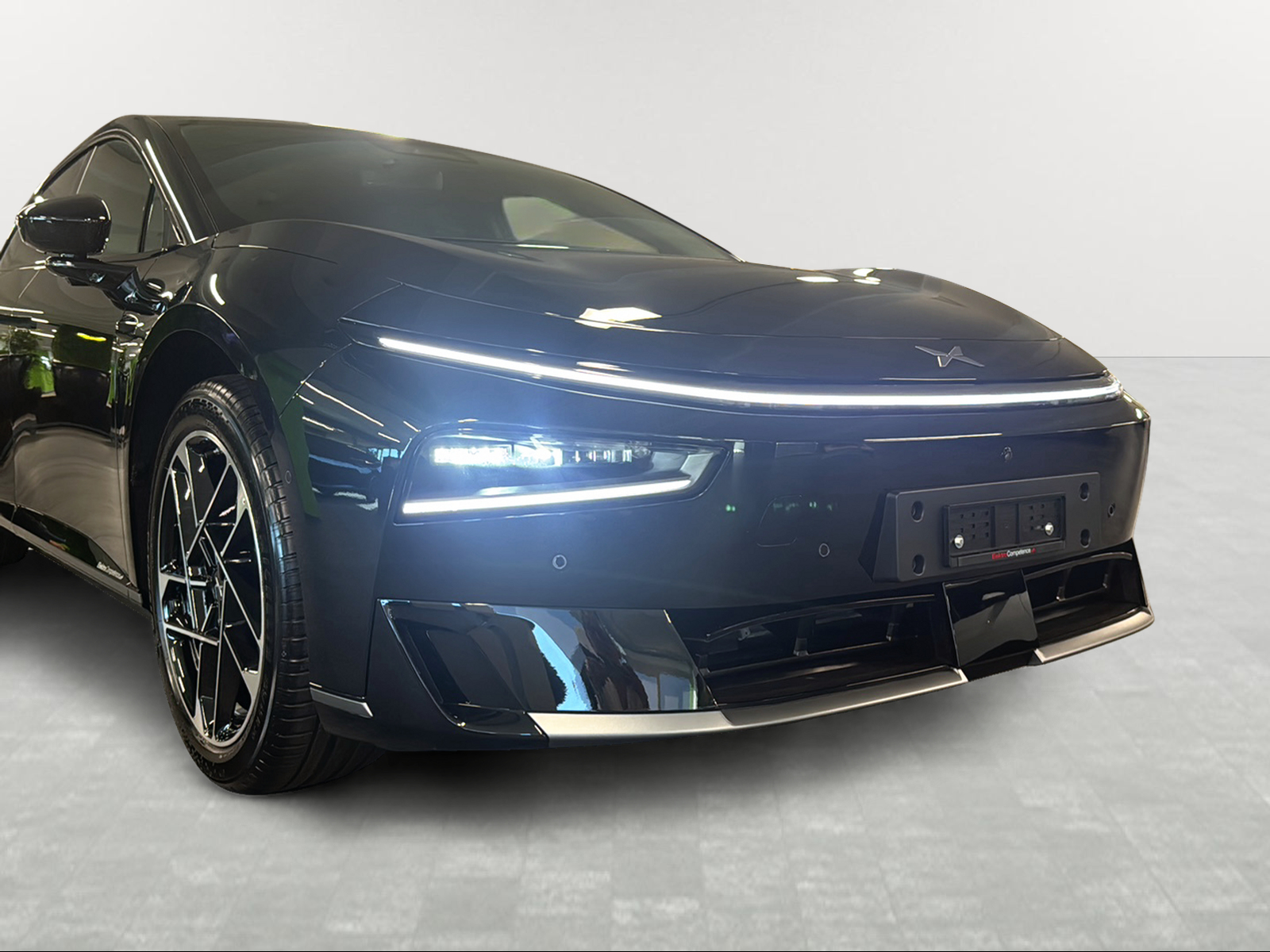 XPENG P7+ 75kWh Performance AWD-image-11