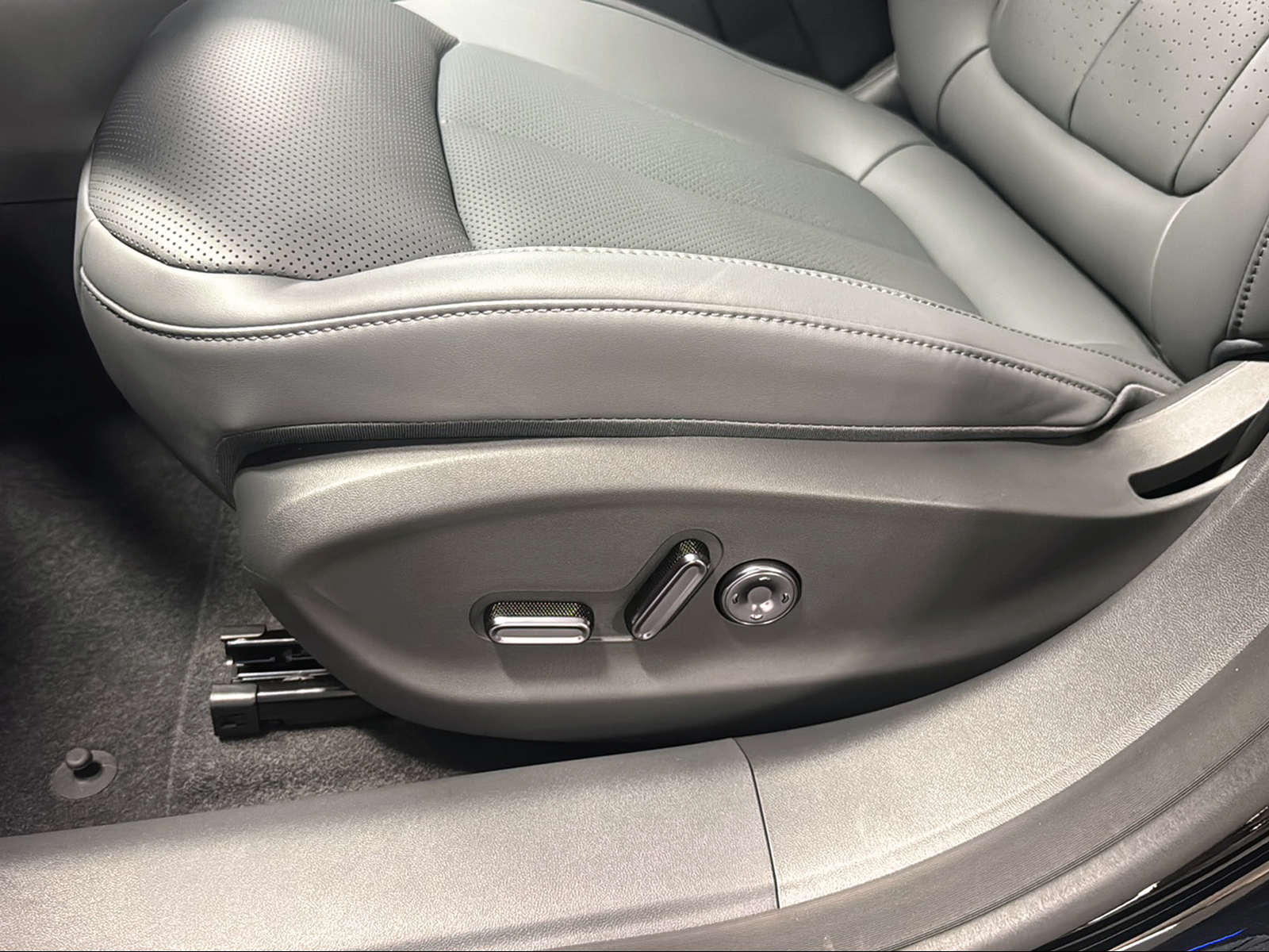 XPENG P7+ 75kWh Performance AWD-image-15