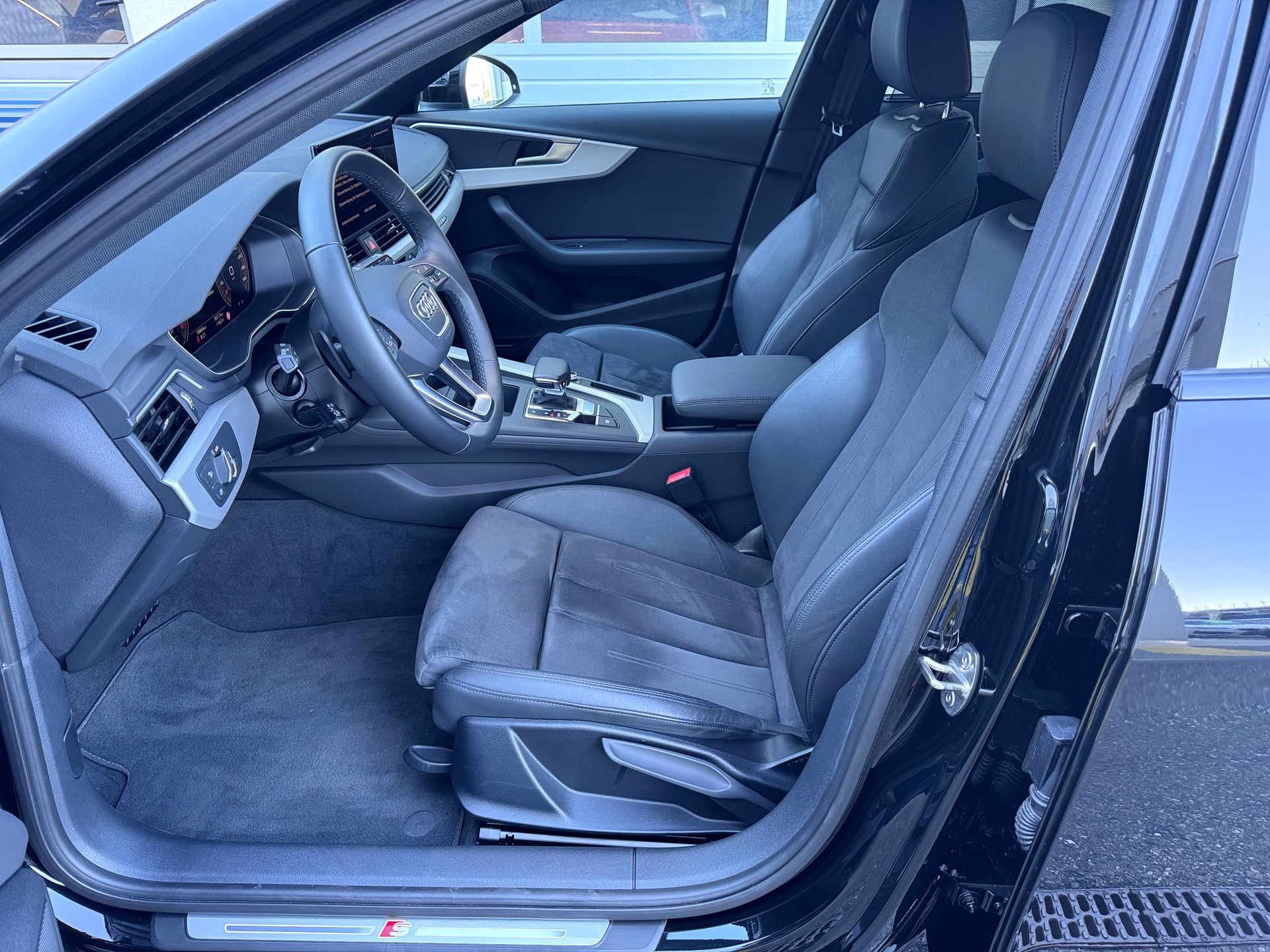 AUDI A4 Avant 45 TFSI S-tronic quattro-image-7