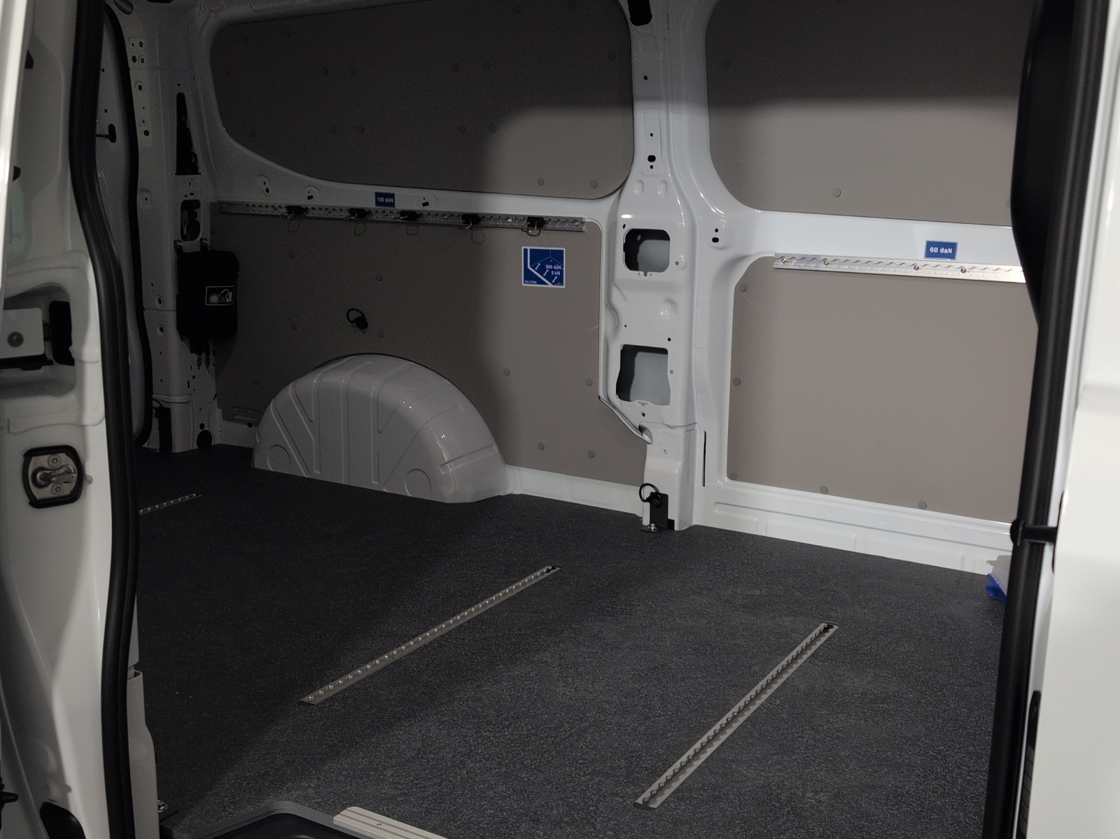 VW Transporter 2.0 TDI Lang Automat-image-6