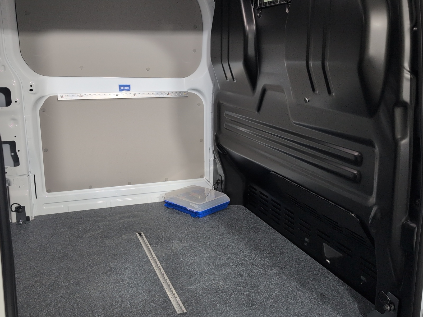 VW Transporter 2.0 TDI Lang Automat-image-7