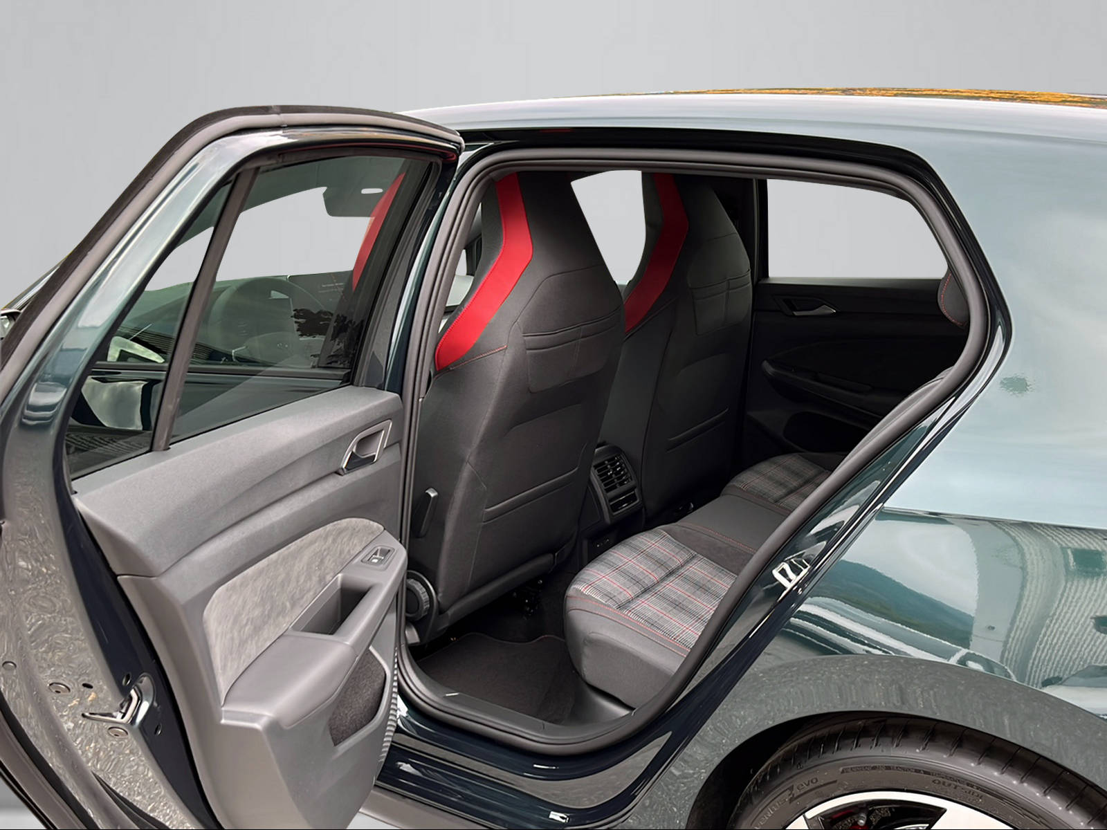 VW Golf 2.0 TSI GTI DSG-image-10