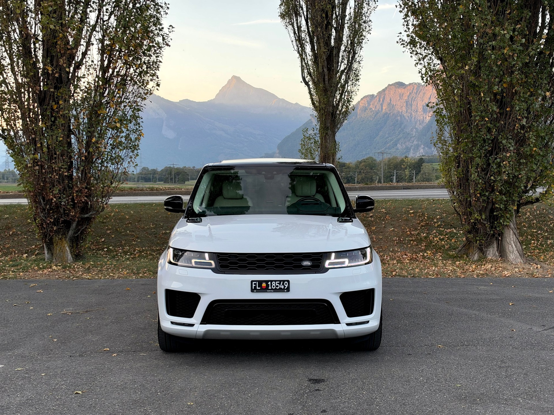LAND ROVER 3.0 SDV6 HSE Dynamic-image-2