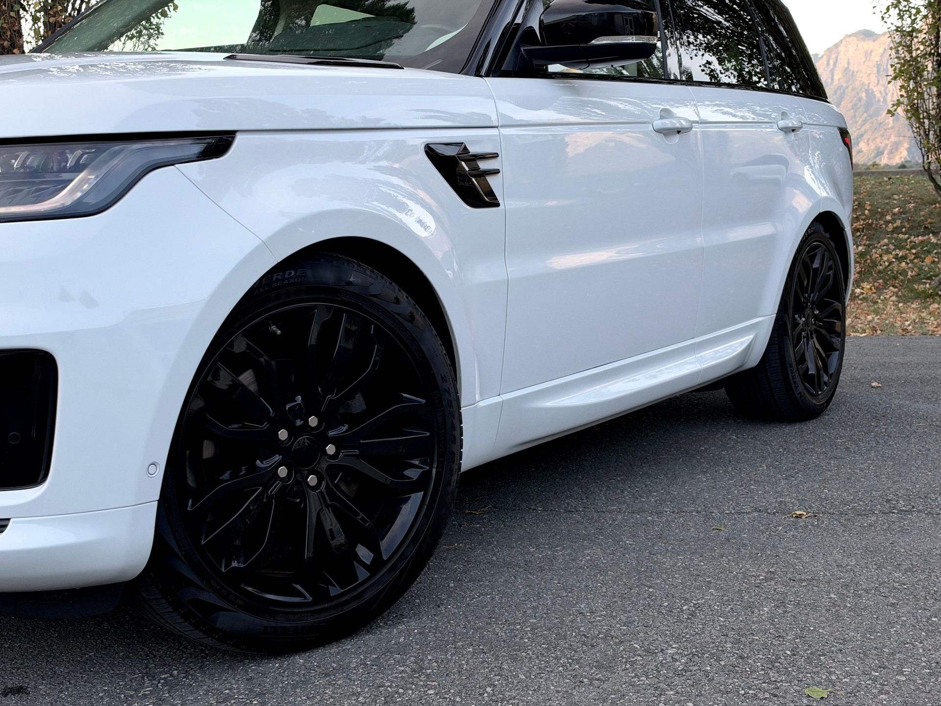 LAND ROVER 3.0 SDV6 HSE Dynamic-image-3