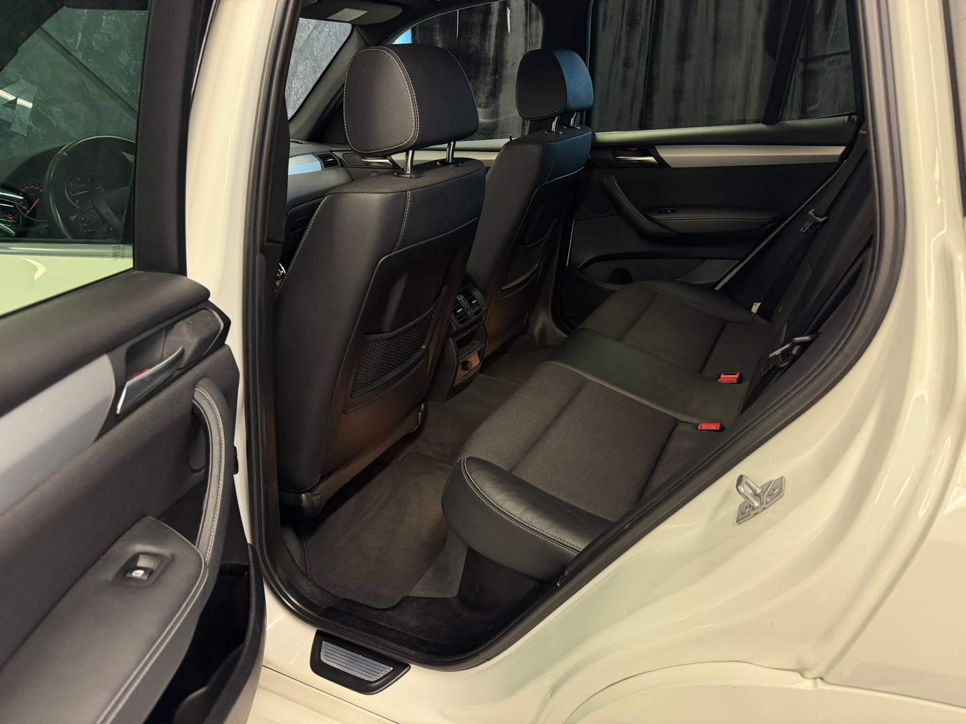 BMW X3 xDrive 20d Steptronic M-paket-image-12
