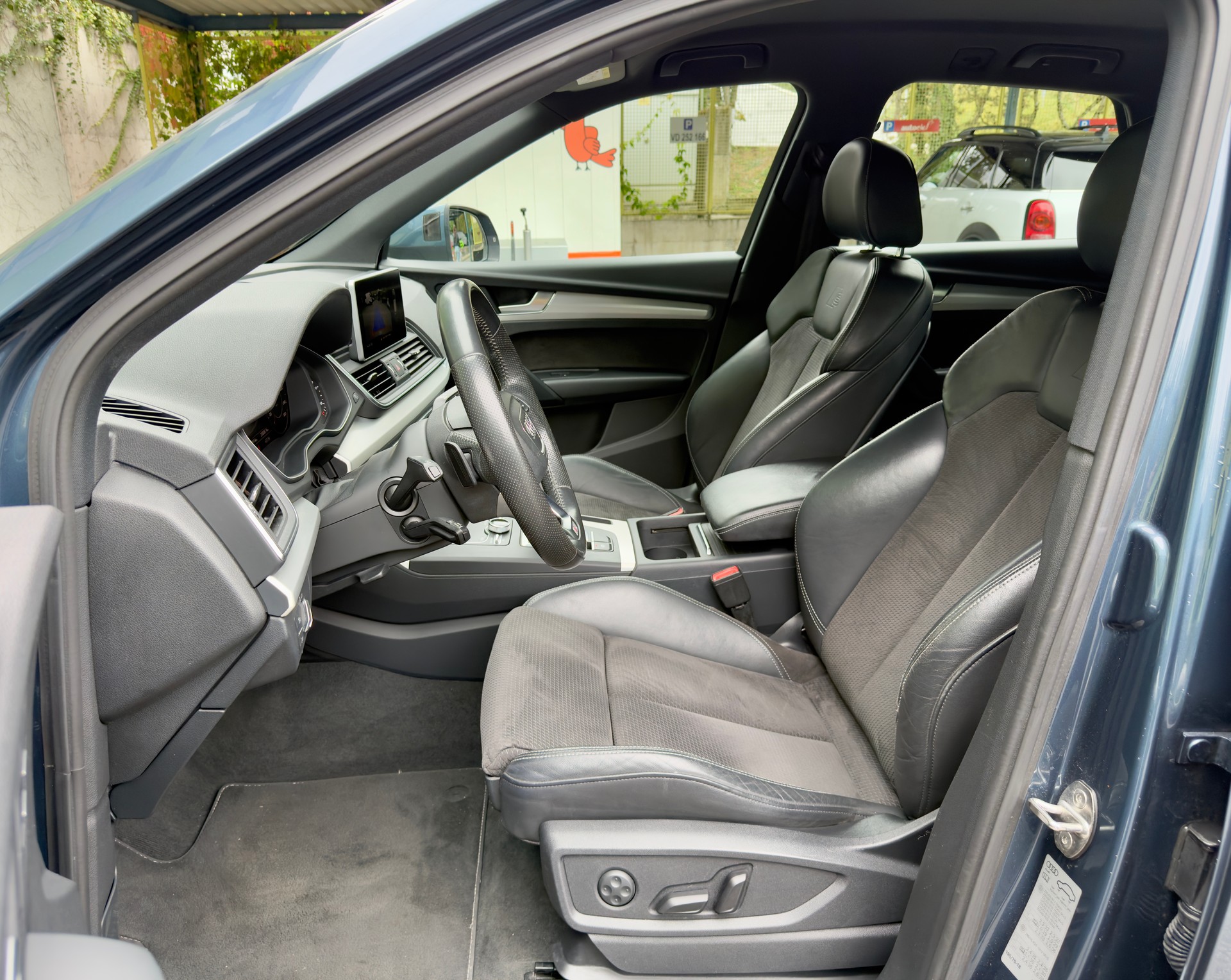 AUDI Q5 2.0 TDI sport quattro S-tronic-image-12