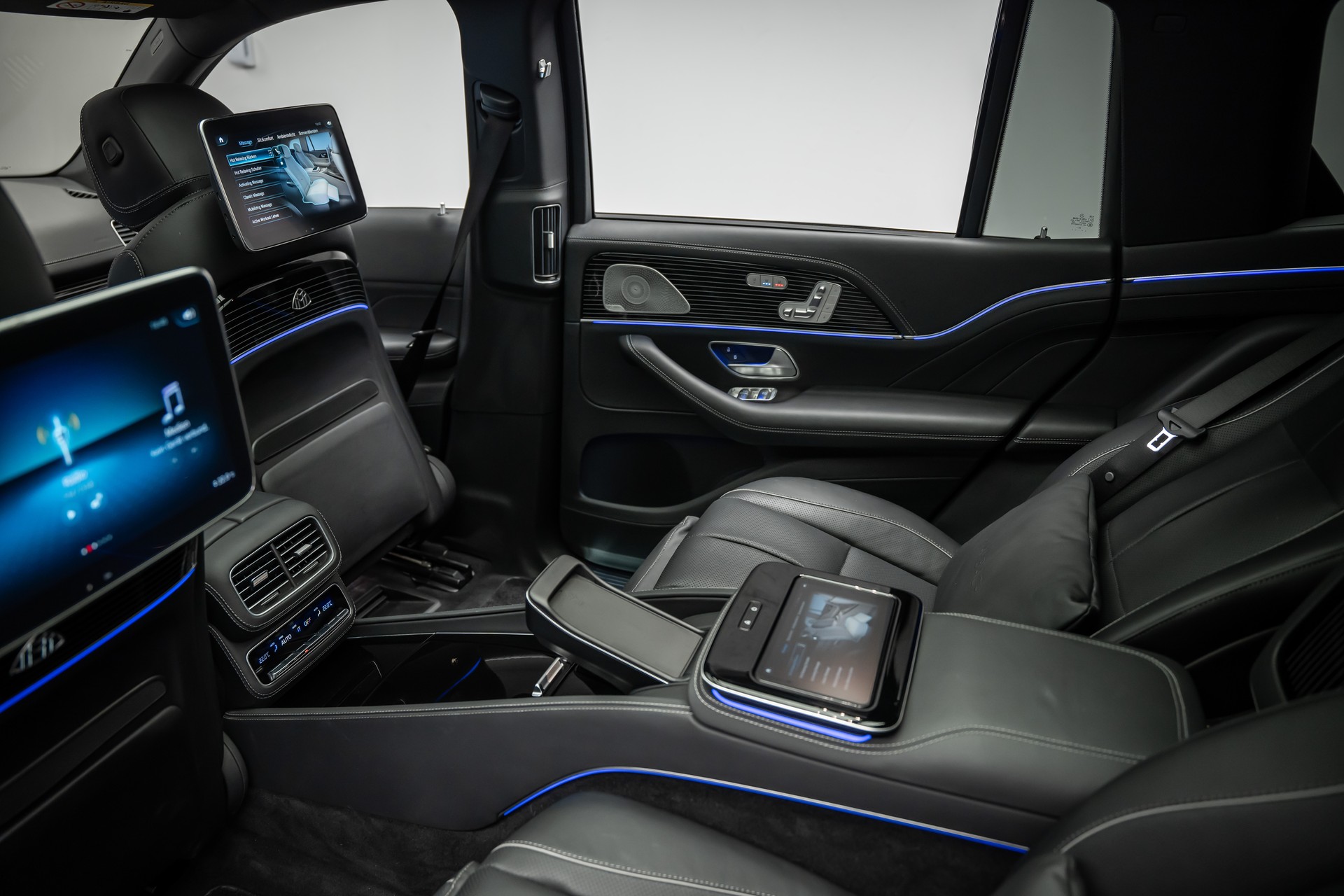MERCEDES-BENZ GLS 600 MAYBACH * FIRST-CLASS FOND * KÜHLSCHRANK * KLAPPTISCHE * 24" SCHMIEDERÄDER * VOLL AUSSTATTUNG *-image-49