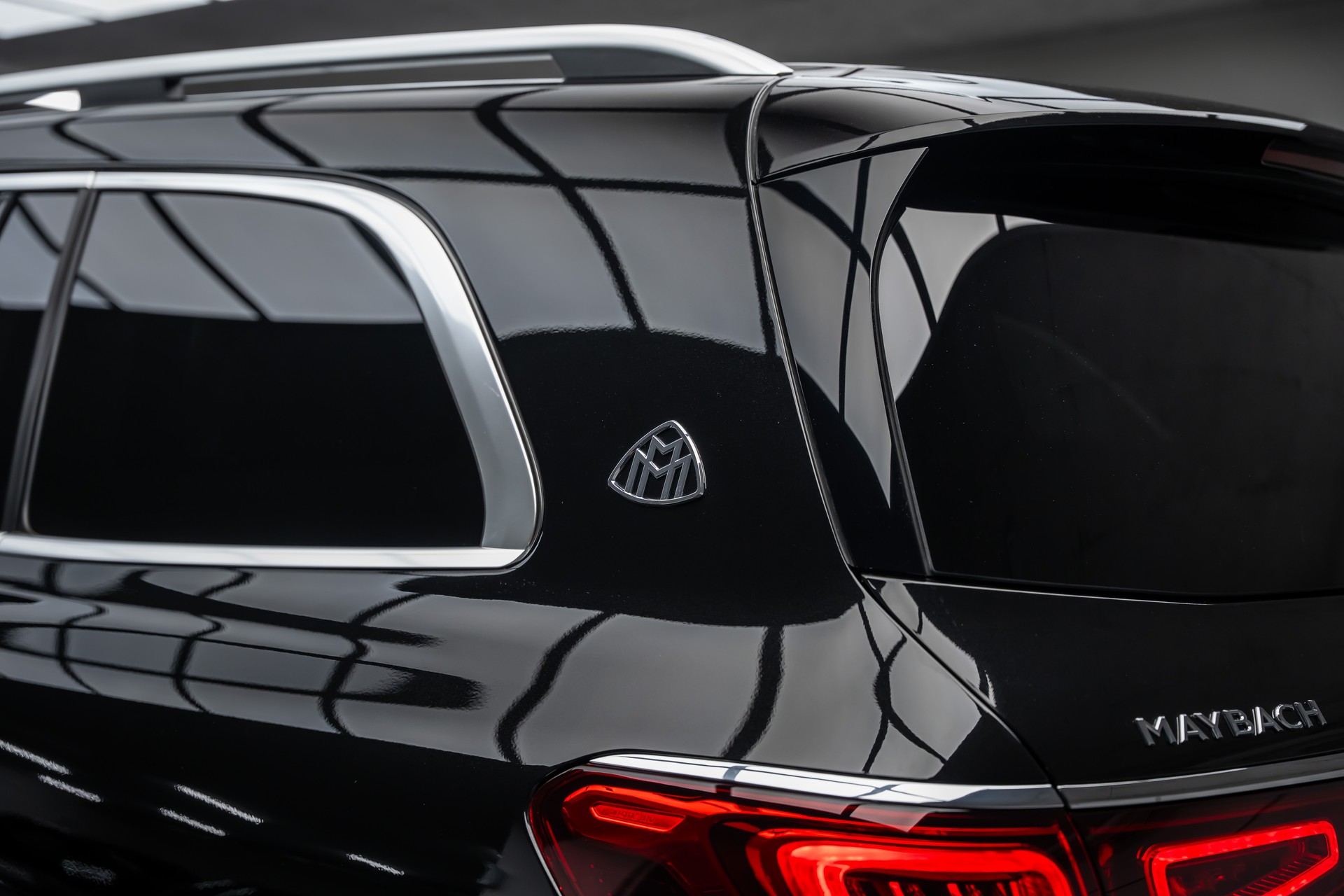 MERCEDES-BENZ GLS 600 MAYBACH * FIRST-CLASS FOND * KÜHLSCHRANK * KLAPPTISCHE * 24" SCHMIEDERÄDER * VOLL AUSSTATTUNG *-image-4