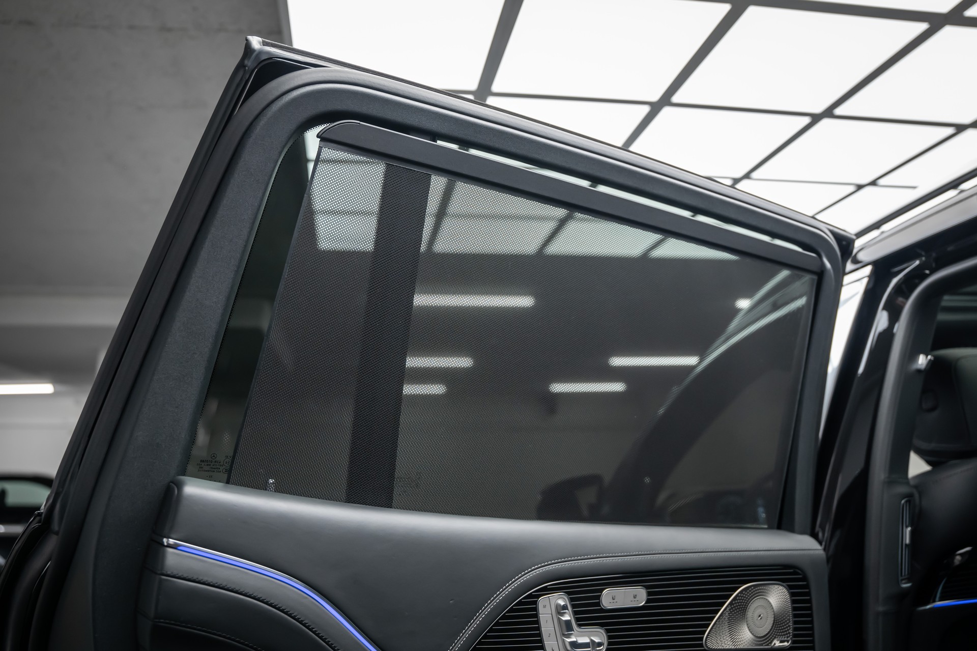 MERCEDES-BENZ GLS 600 MAYBACH * FIRST-CLASS FOND * KÜHLSCHRANK * KLAPPTISCHE * 24" SCHMIEDERÄDER * VOLL AUSSTATTUNG *-image-16