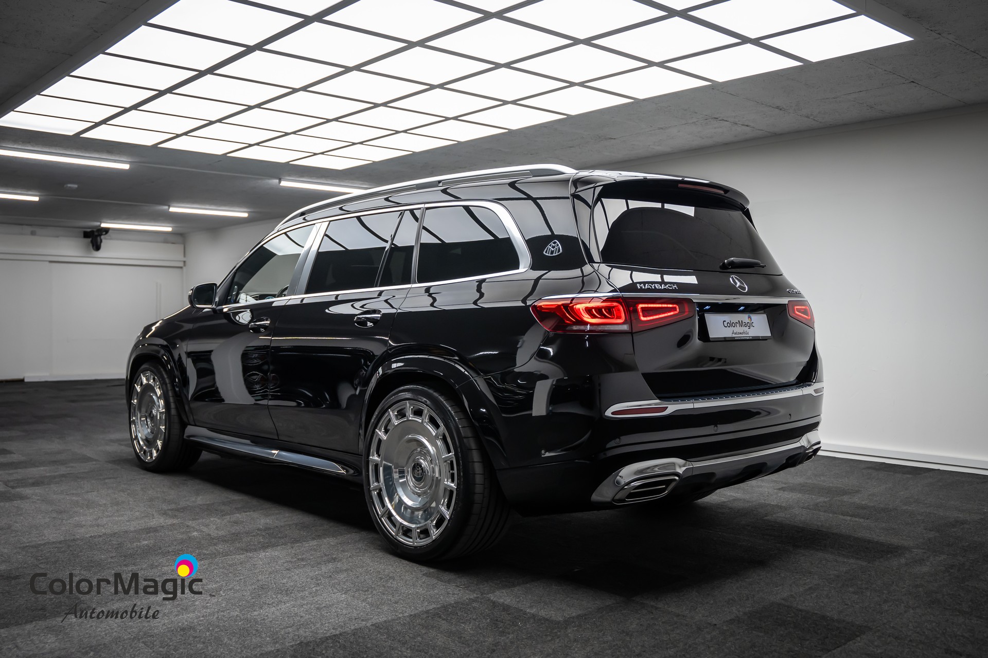 MERCEDES-BENZ GLS 600 MAYBACH * FIRST-CLASS FOND * KÜHLSCHRANK * KLAPPTISCHE * 24" SCHMIEDERÄDER * VOLL AUSSTATTUNG *-showroom-element-3