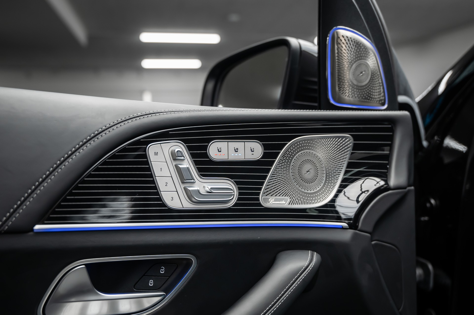MERCEDES-BENZ GLS 600 MAYBACH * FIRST-CLASS FOND * KÜHLSCHRANK * KLAPPTISCHE * 24" SCHMIEDERÄDER * VOLL AUSSTATTUNG *-image-30