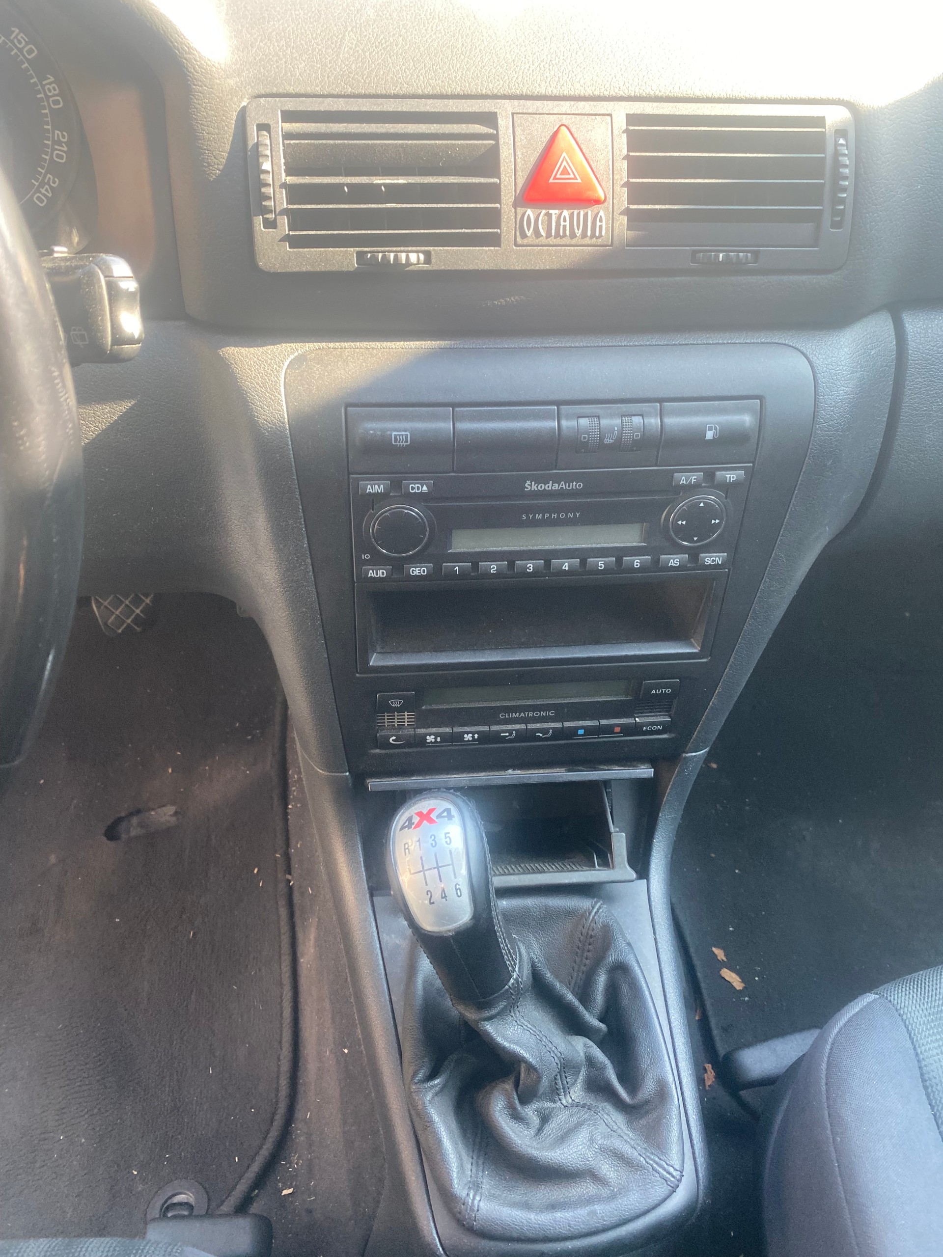 SKODA Octavia 1.9 TDI Ambiente 4x4-image-1