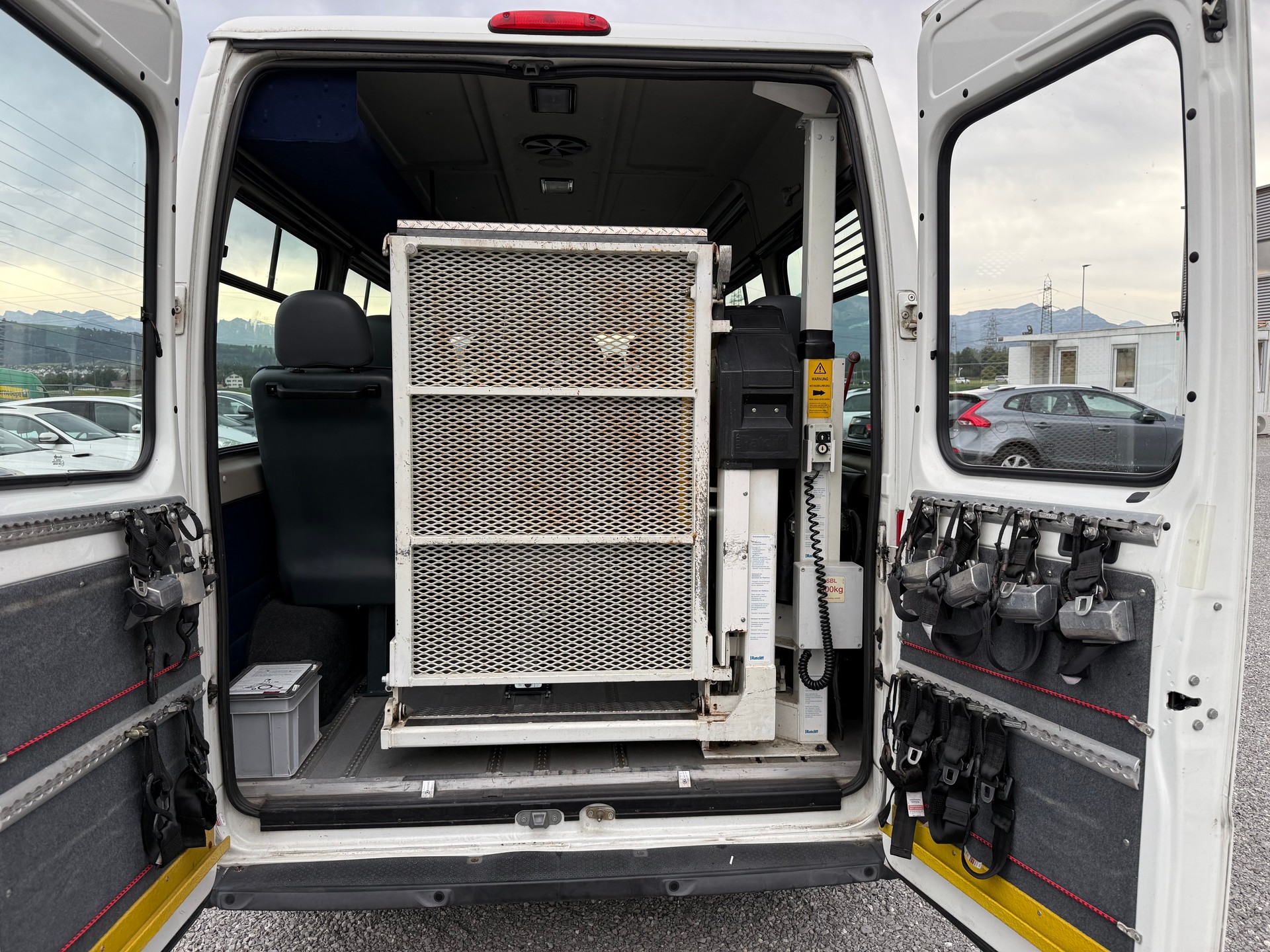 PEUGEOT 18Q 2.8HDi-image-10