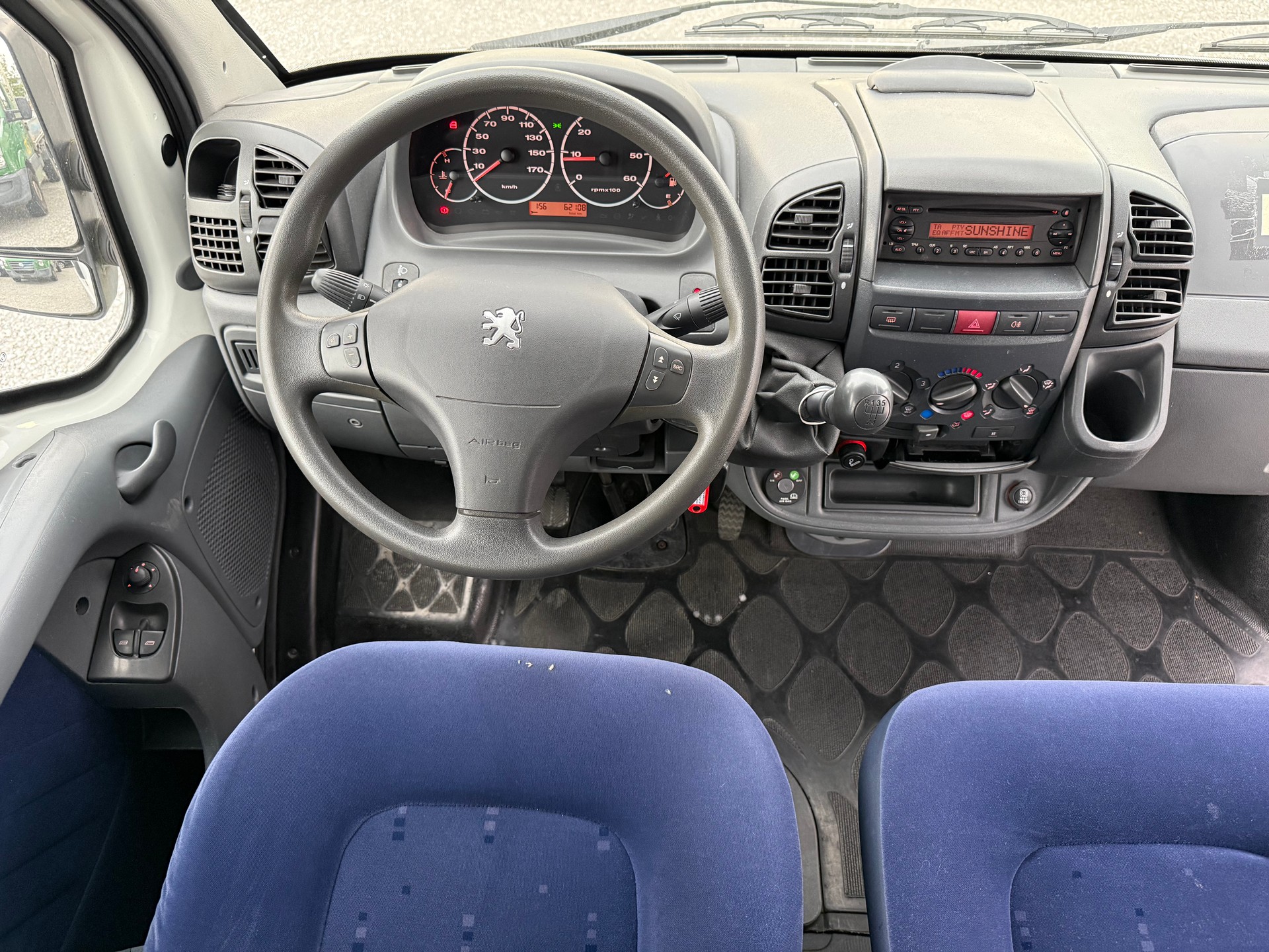PEUGEOT 18Q 2.8HDi-image-9