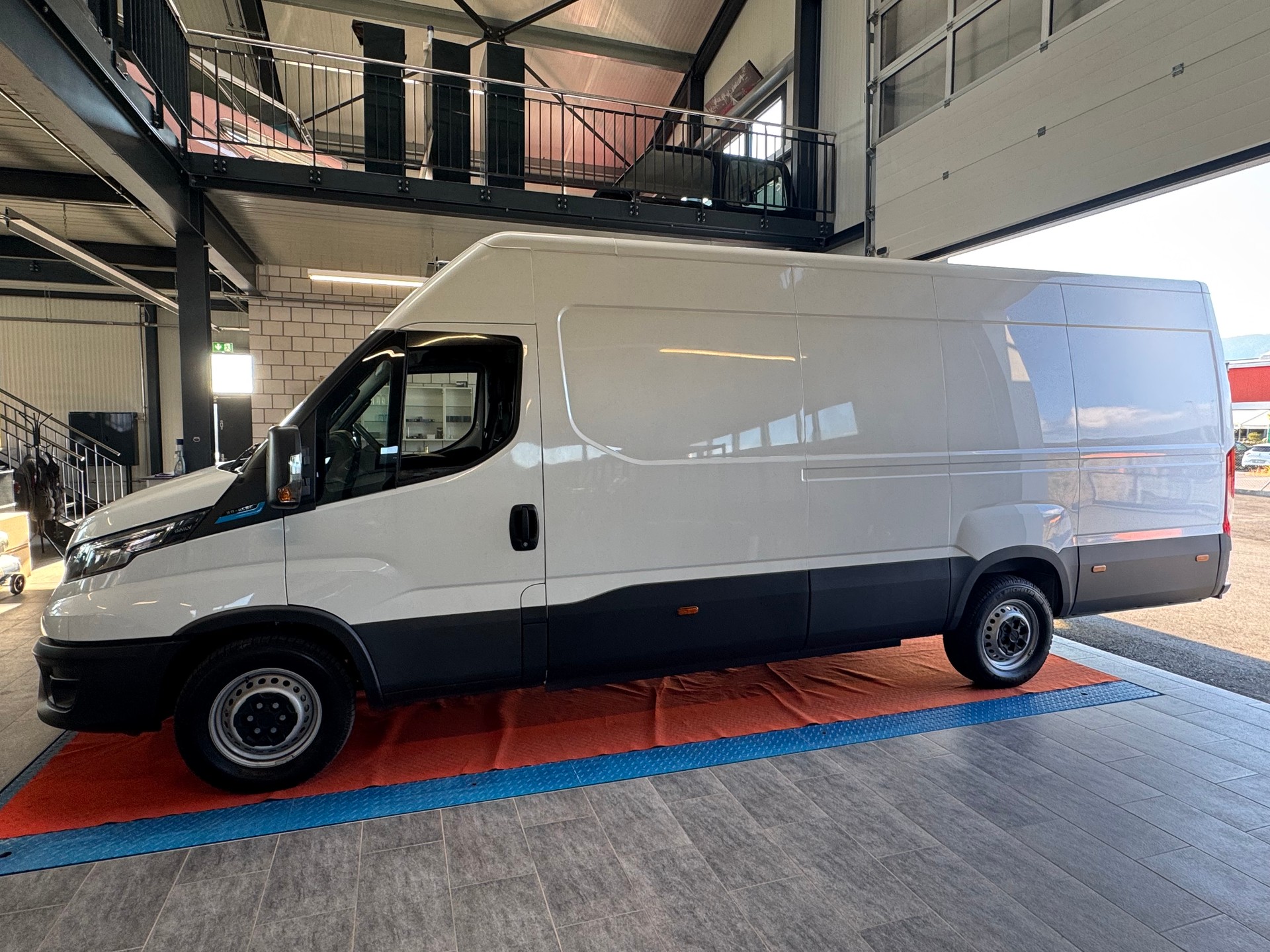 IVECO 35S14EV L3H2-image-5