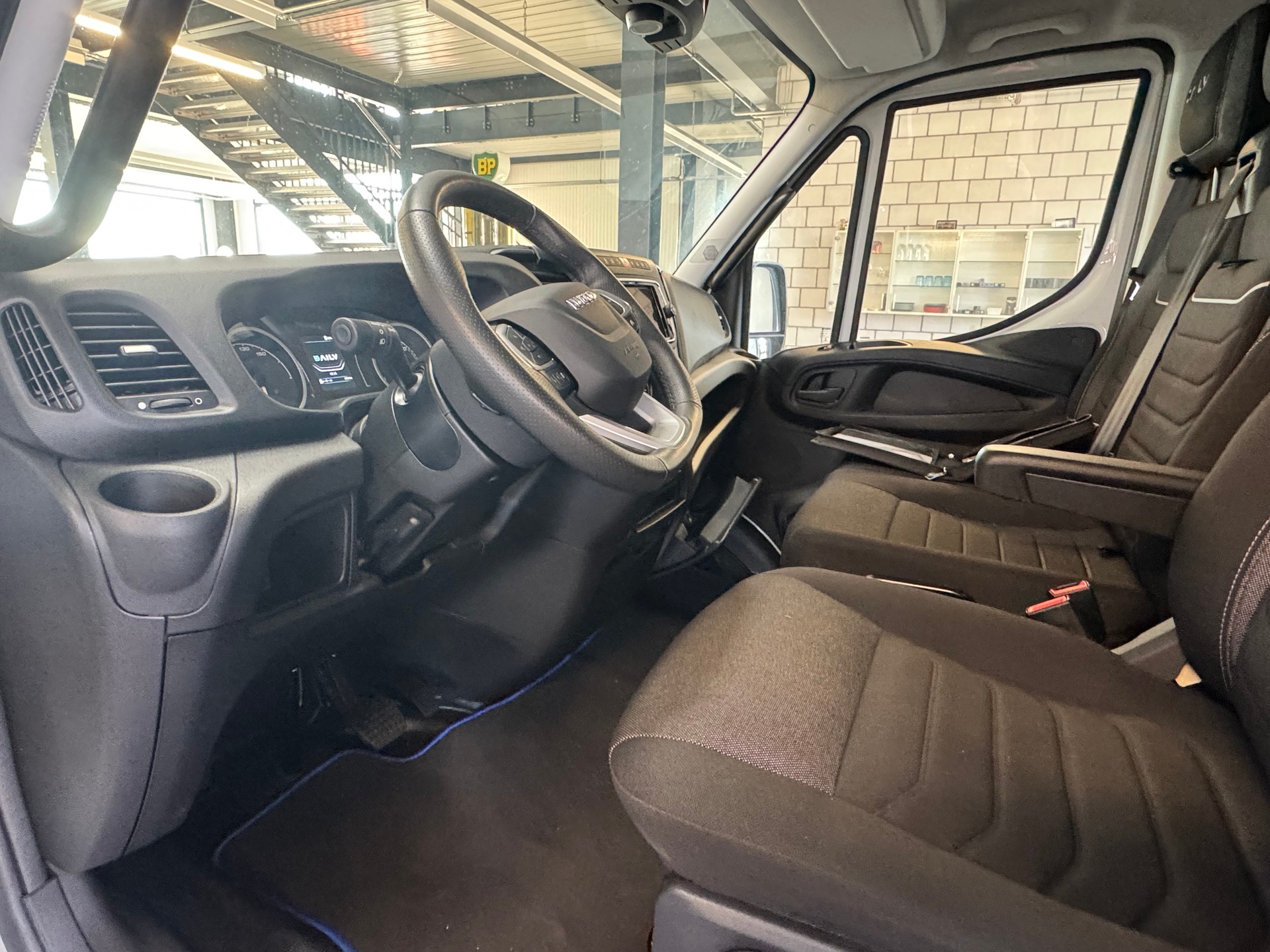 IVECO 35S14EV L3H2-image-6