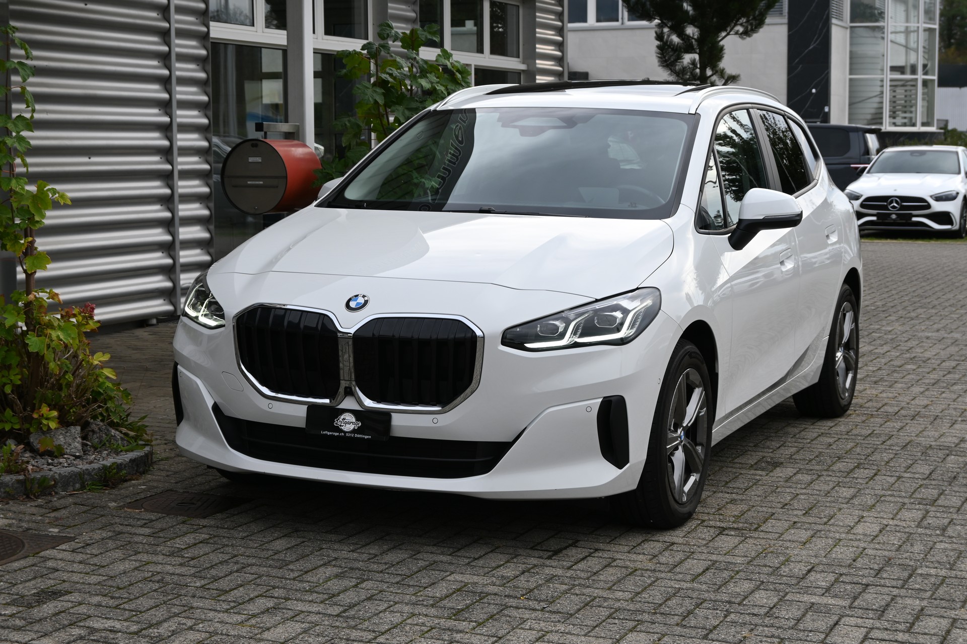 BMW 223d Active Tourer xDrive DKG (CH Auto) + AHK 1500kg-image-1