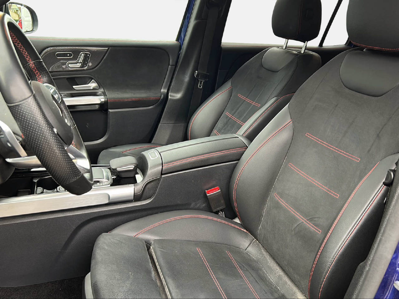 MERCEDES-BENZ GLB 250 AMG Line 4matic-image-3