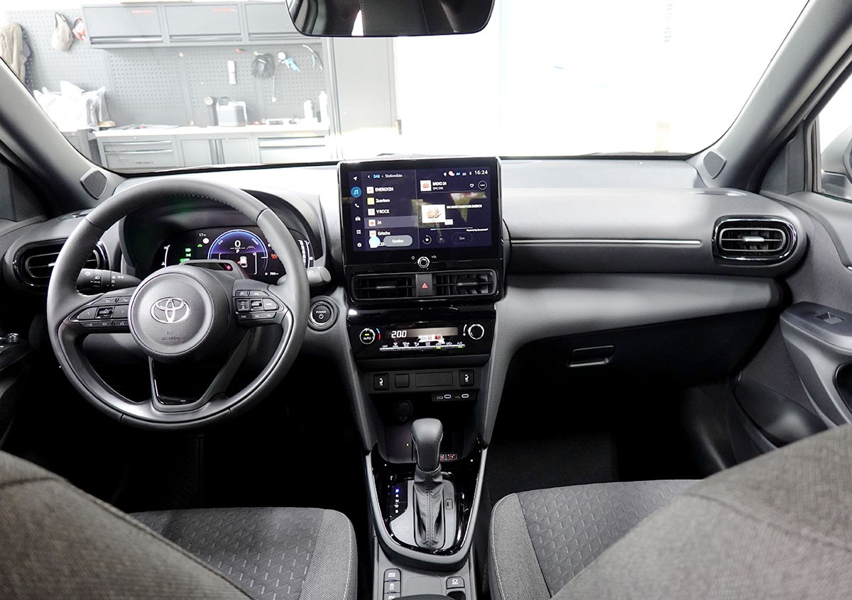 TOYOTA Yaris Cross 1.5 Trend e-CVT 130PS-image-8