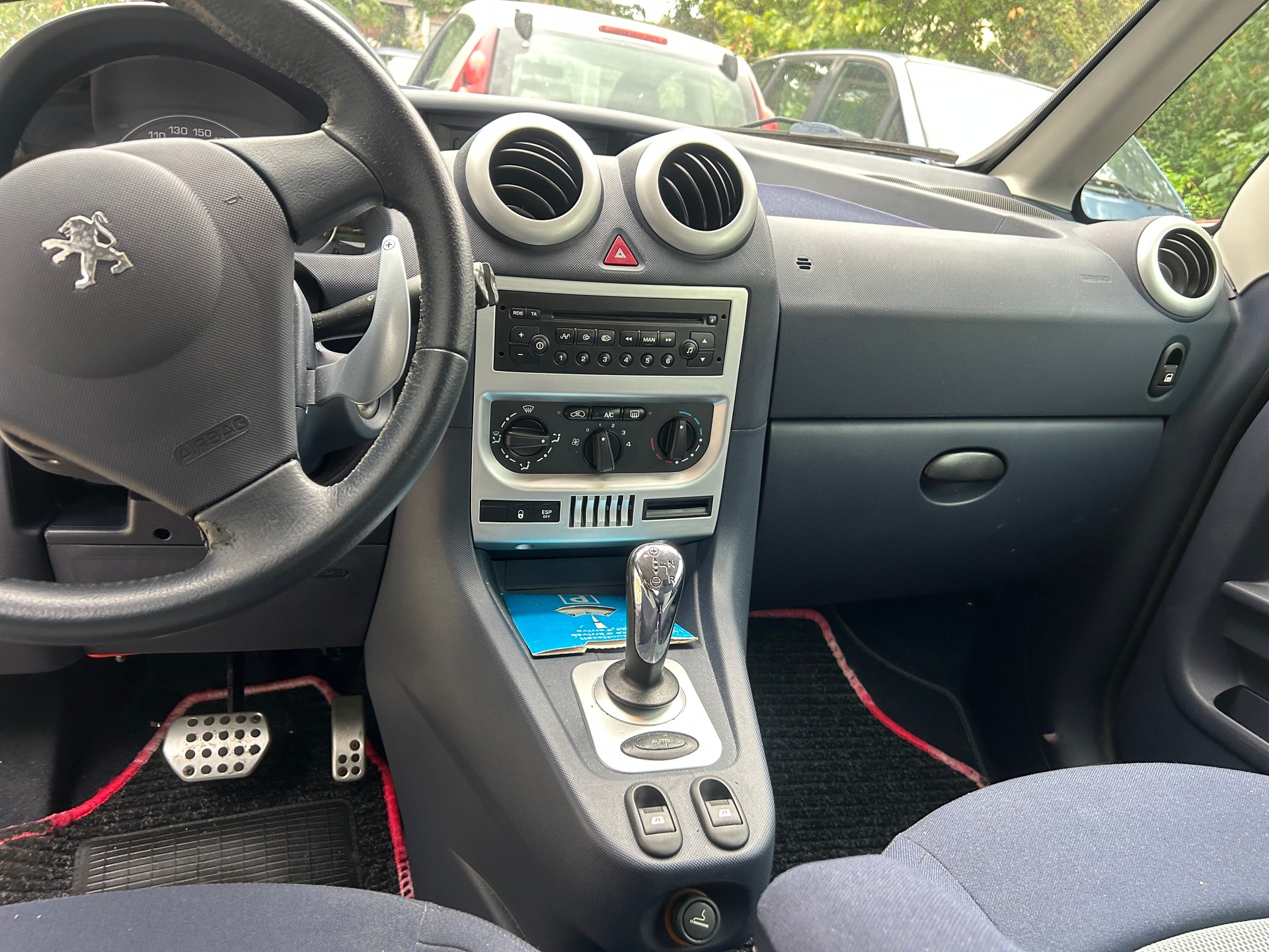 PEUGEOT 1007 1.6 Trendy 2-Tronic-image-7