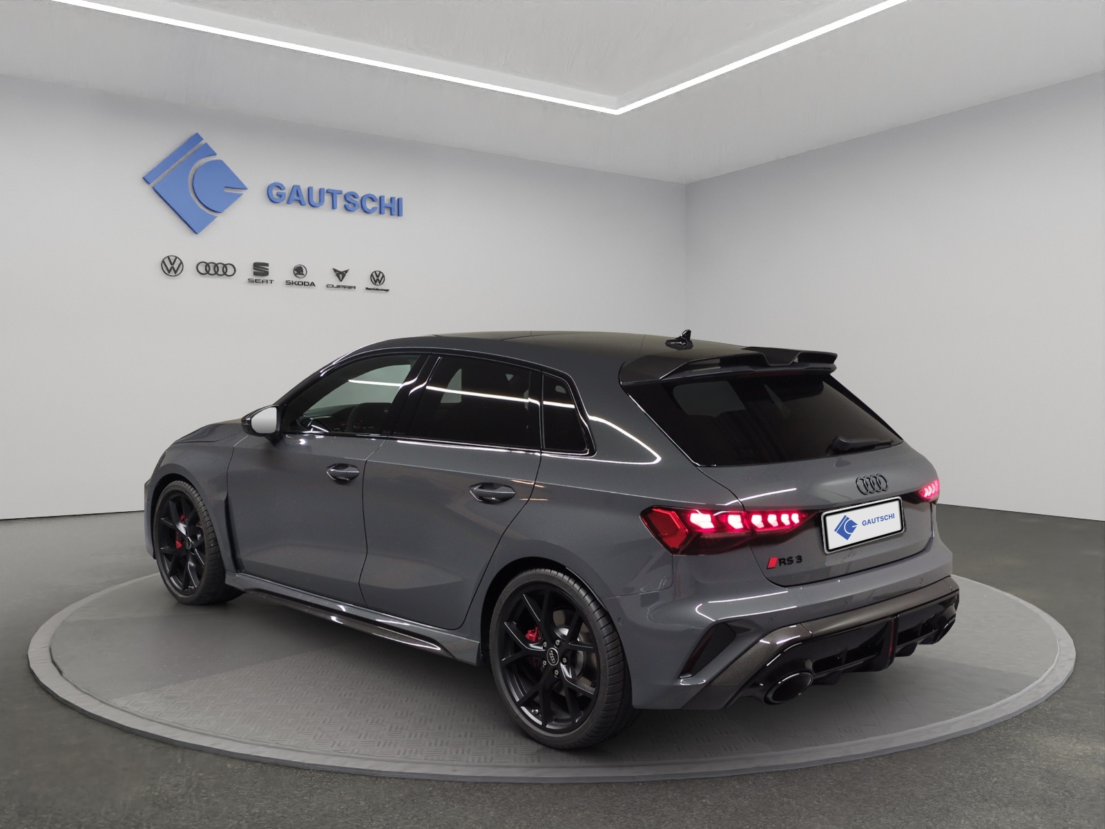 AUDI RS3 Sportback 2.5 TSI quattro S-tronic-image-2