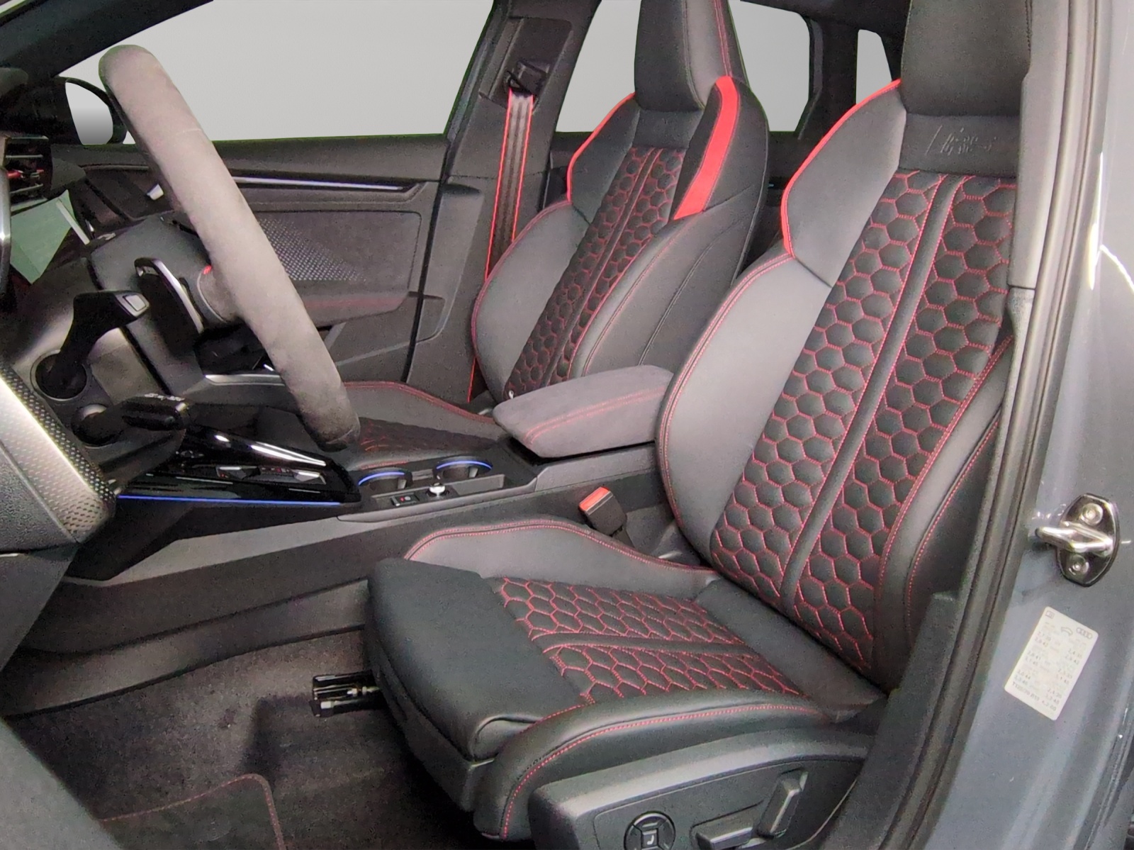 AUDI RS3 Sportback 2.5 TSI quattro S-tronic-image-5