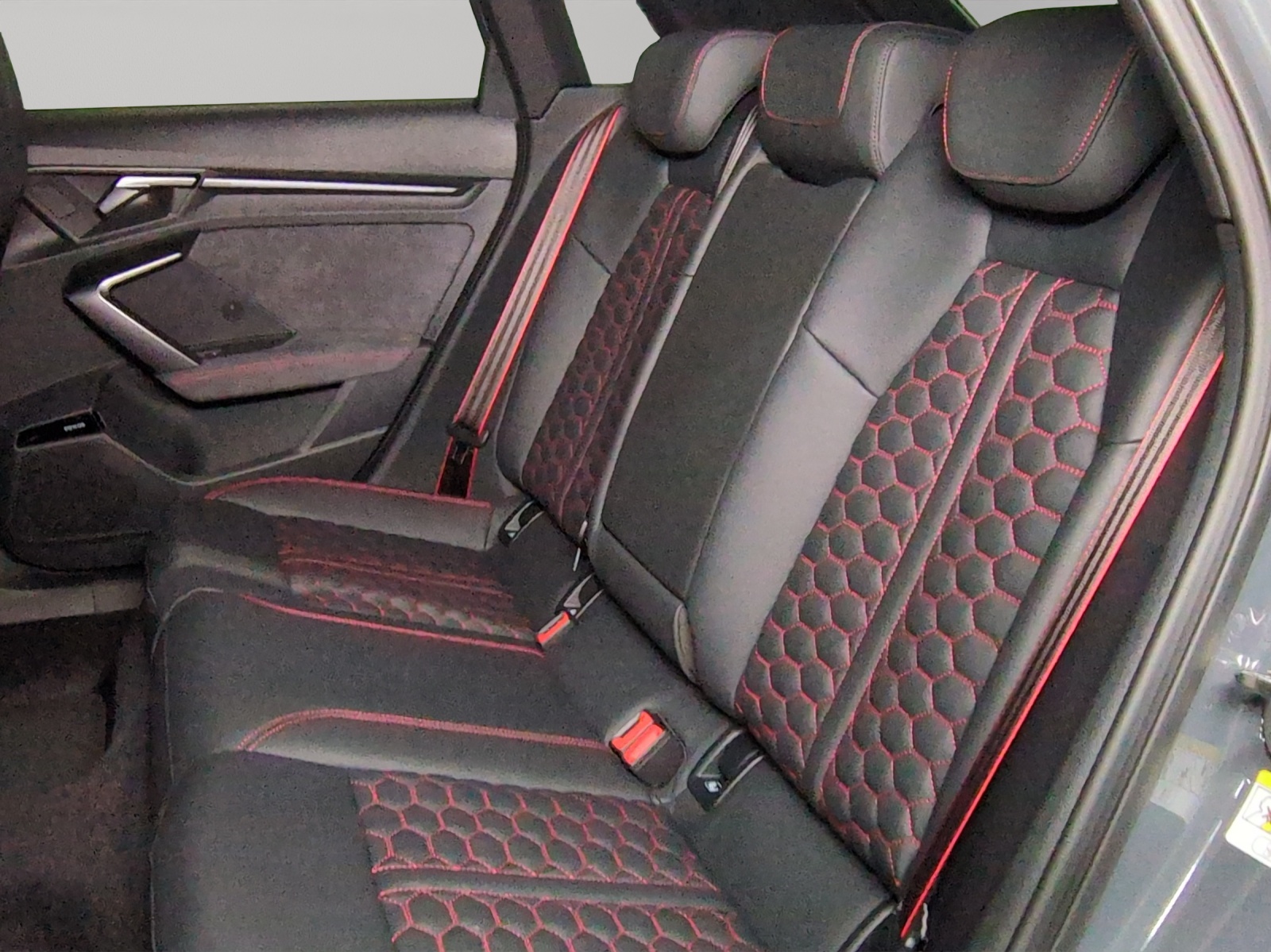 AUDI RS3 Sportback 2.5 TSI quattro S-tronic-image-8