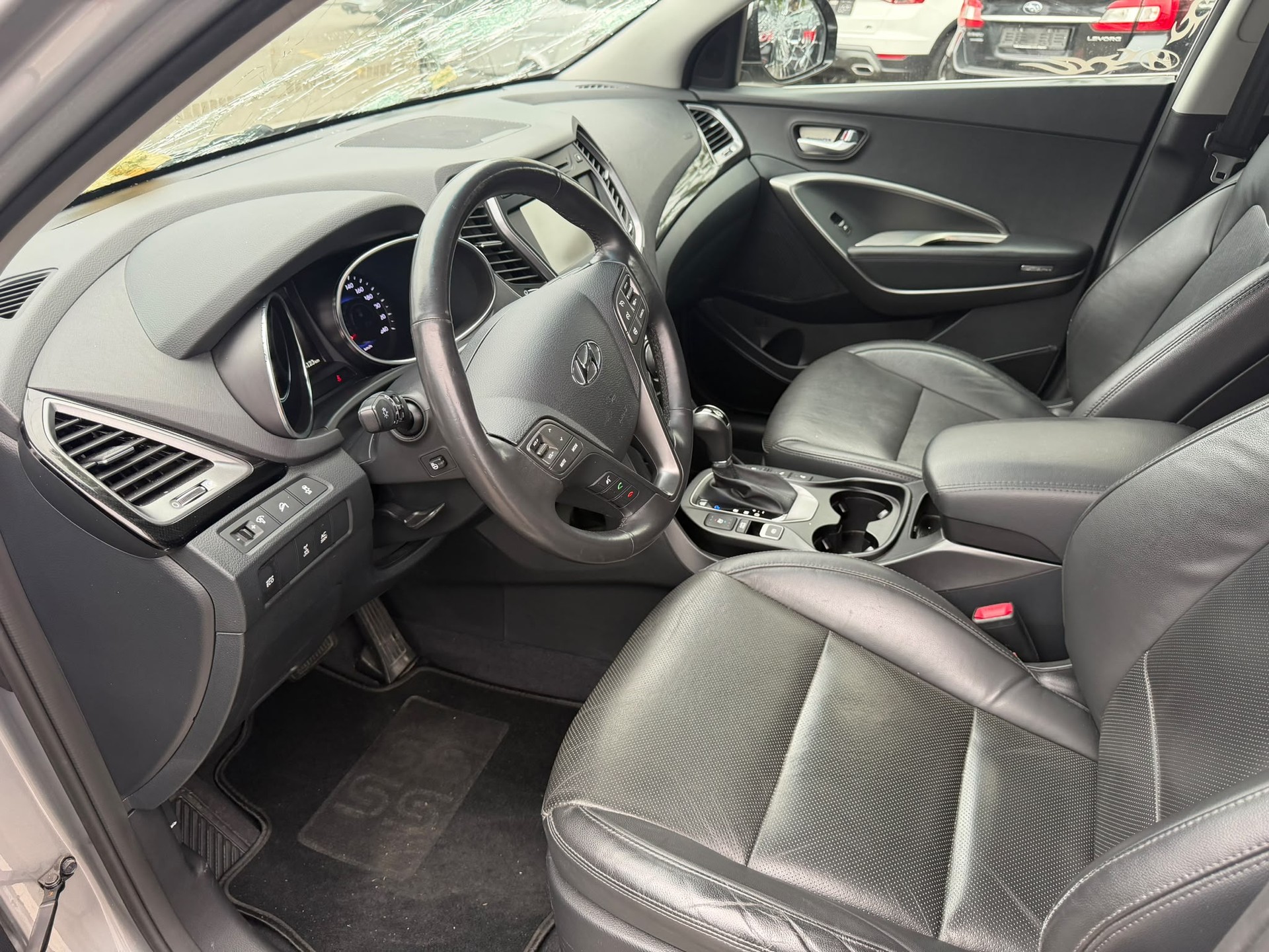 HYUNDAI Gr.SantaFe 2.2 CRDI Vertex 4WD Automatic-image-4